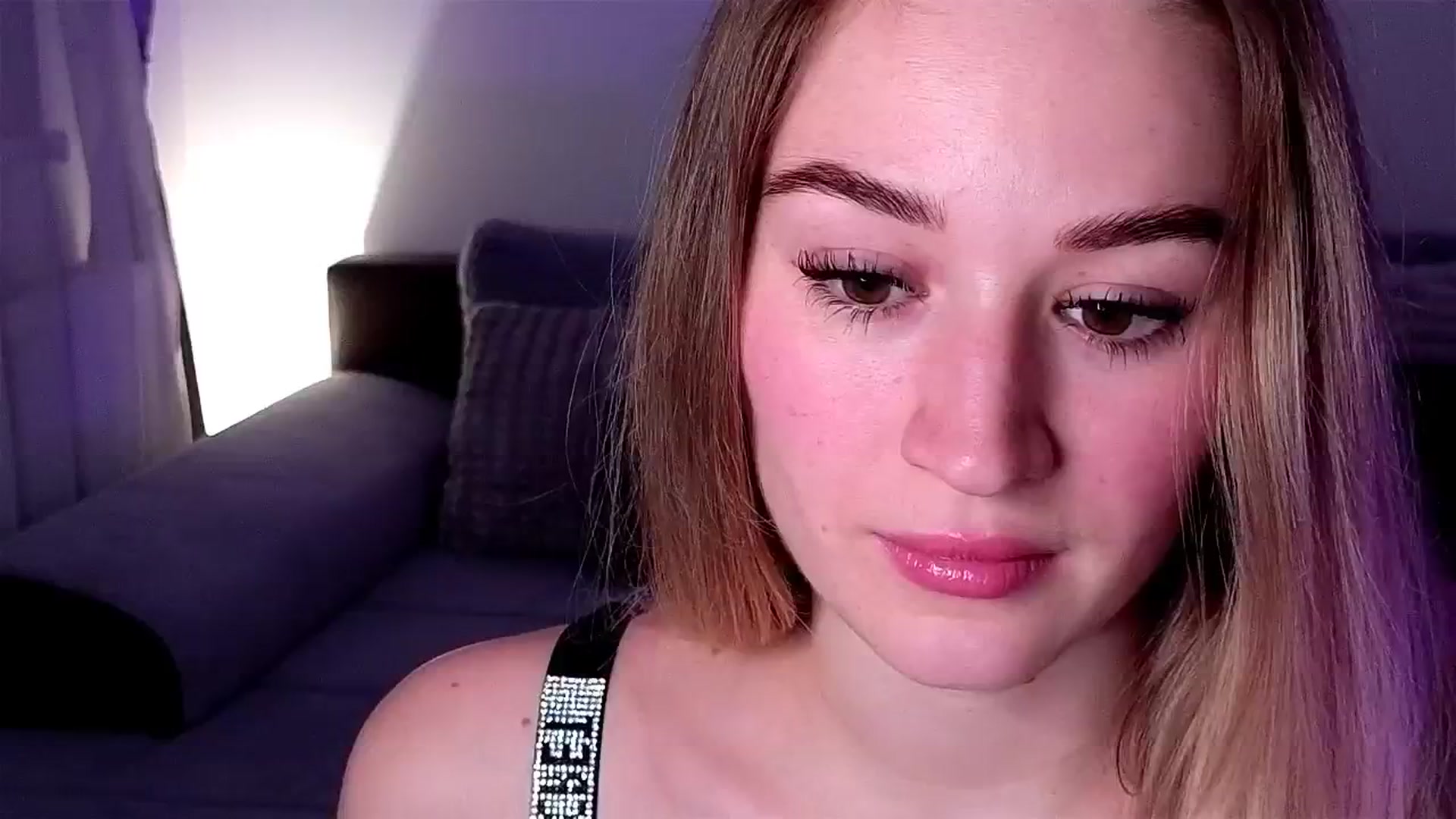 Gallery image thumbnail from CheckmyPeach's myfreecams stream on, 04/10/2025, 22:18 image 5 of 20
