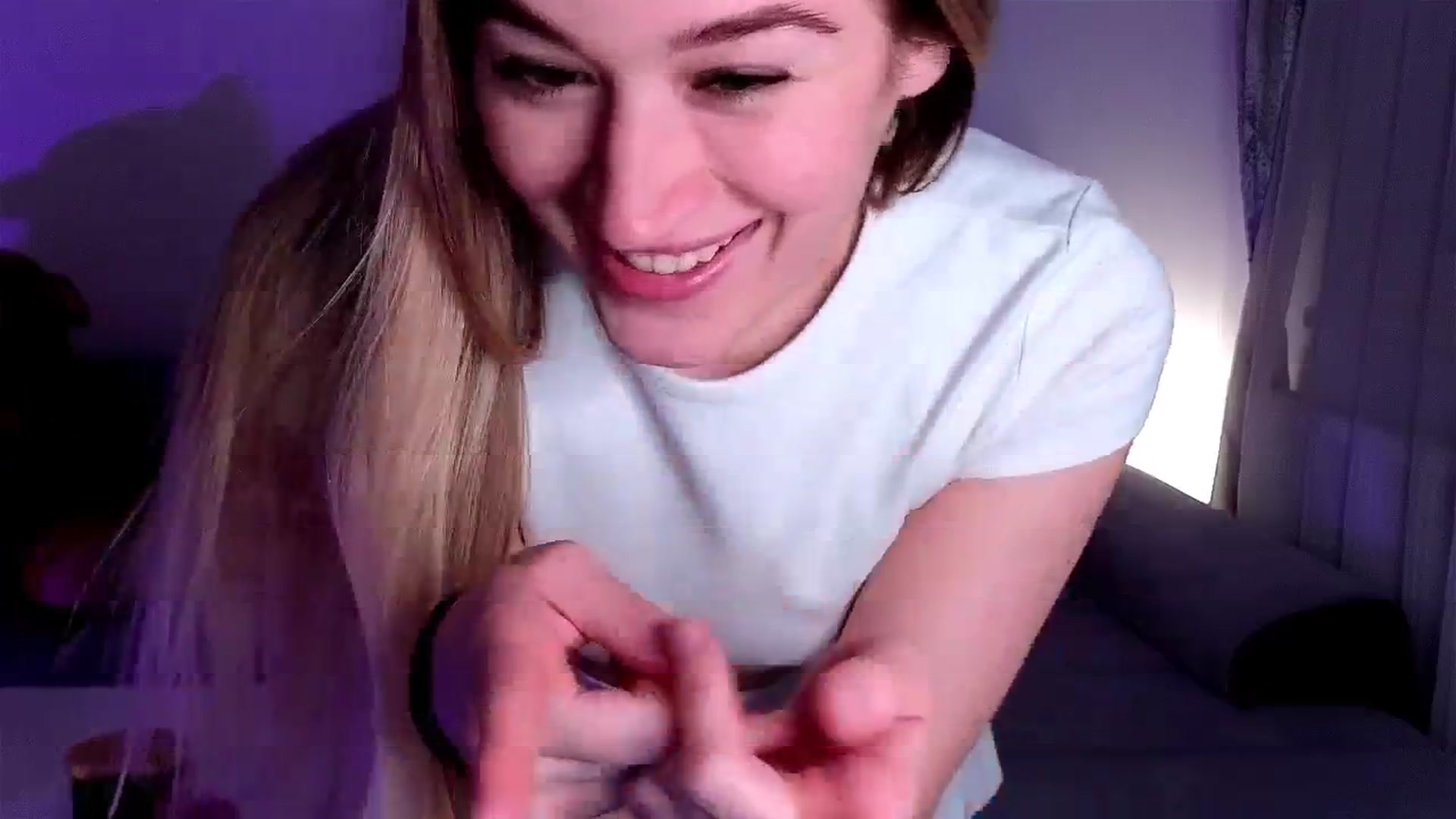 Gallery image thumbnail from CheckmyPeach's myfreecams stream on, 04/13/2025, 16:36 image 11 of 20