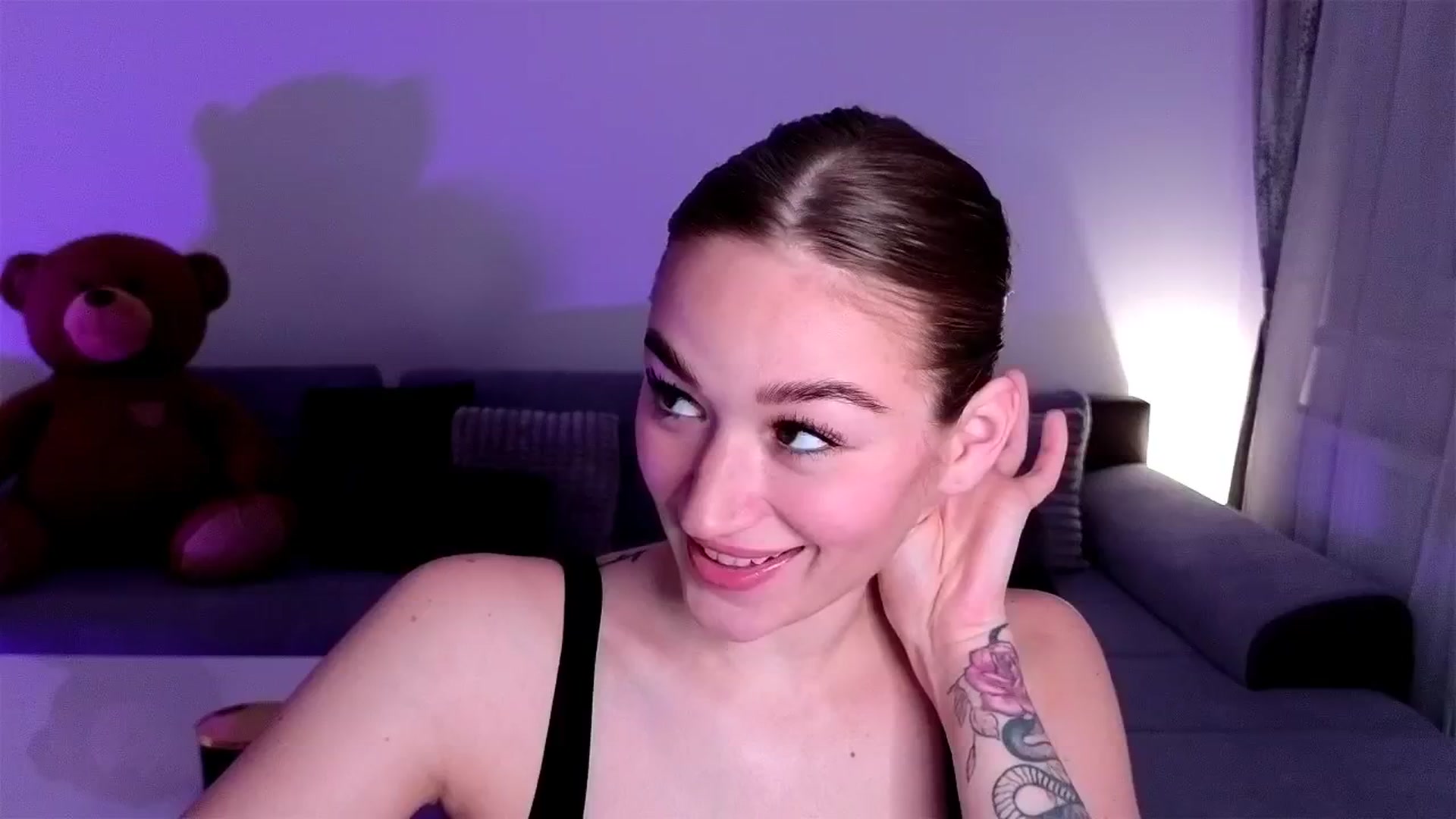 Gallery image thumbnail from CheckmyPeach's myfreecams stream on, 04/22/2025, 24:58 image 3 of 20