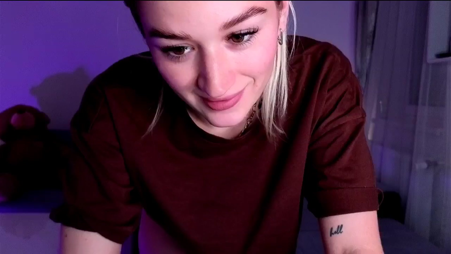 Gallery image thumbnail from CheckmyPeach's myfreecams stream on, 05/04/2025, 16:14 image 12 of 20