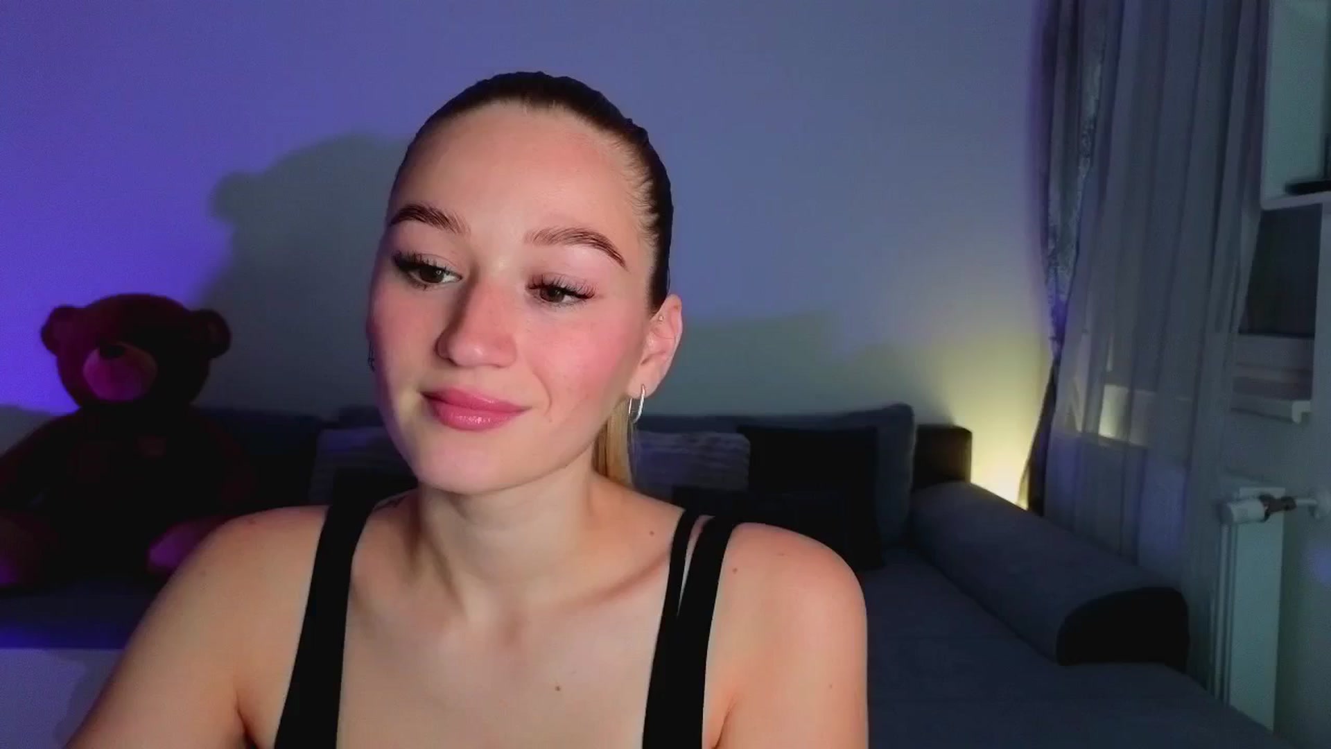 Gallery image thumbnail from CheckmyPeach's myfreecams stream on, 05/24/2025, 13:08 image 2 of 20