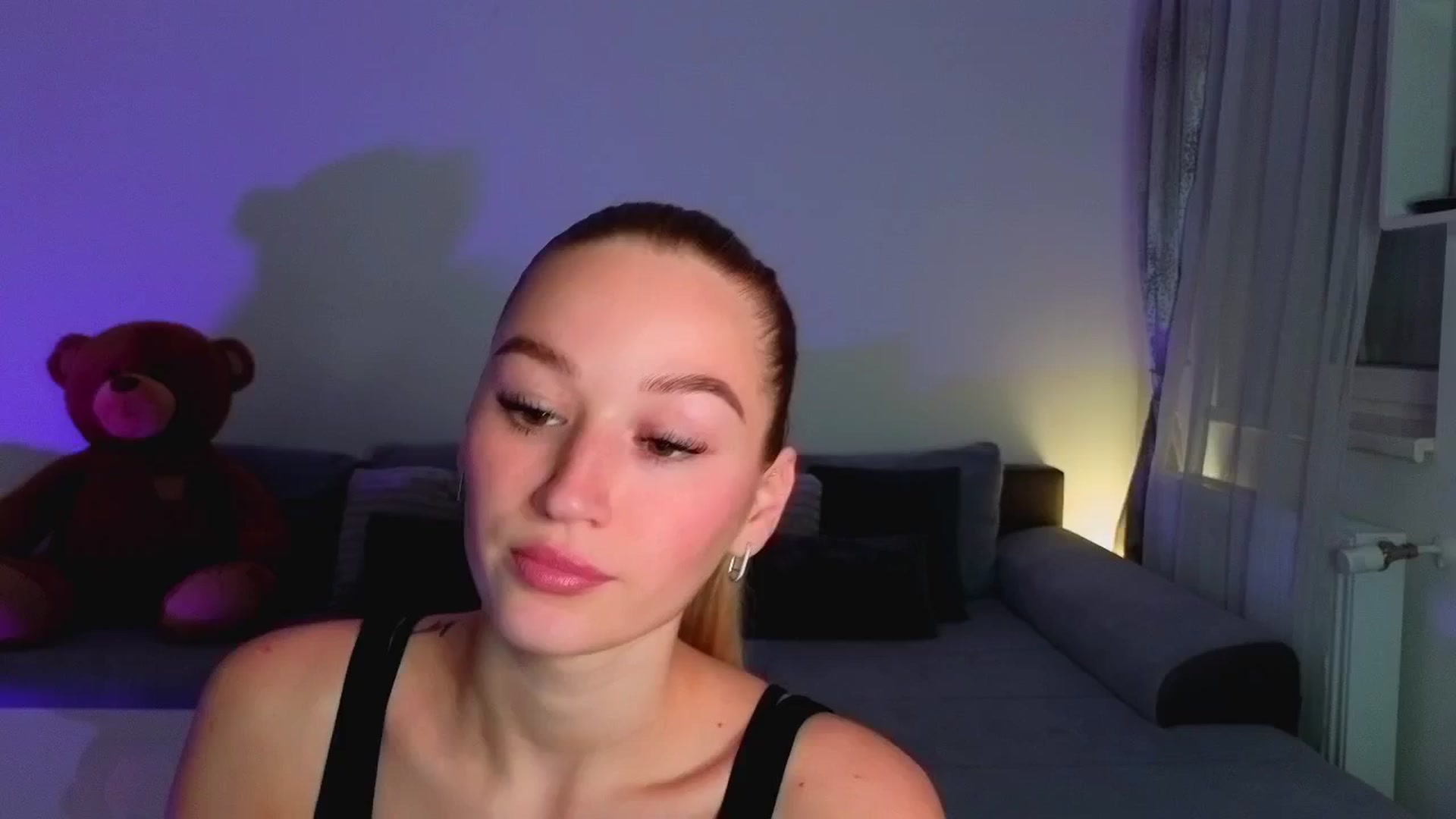 Gallery image thumbnail from CheckmyPeach's myfreecams stream on, 05/24/2025, 13:08 image 6 of 20