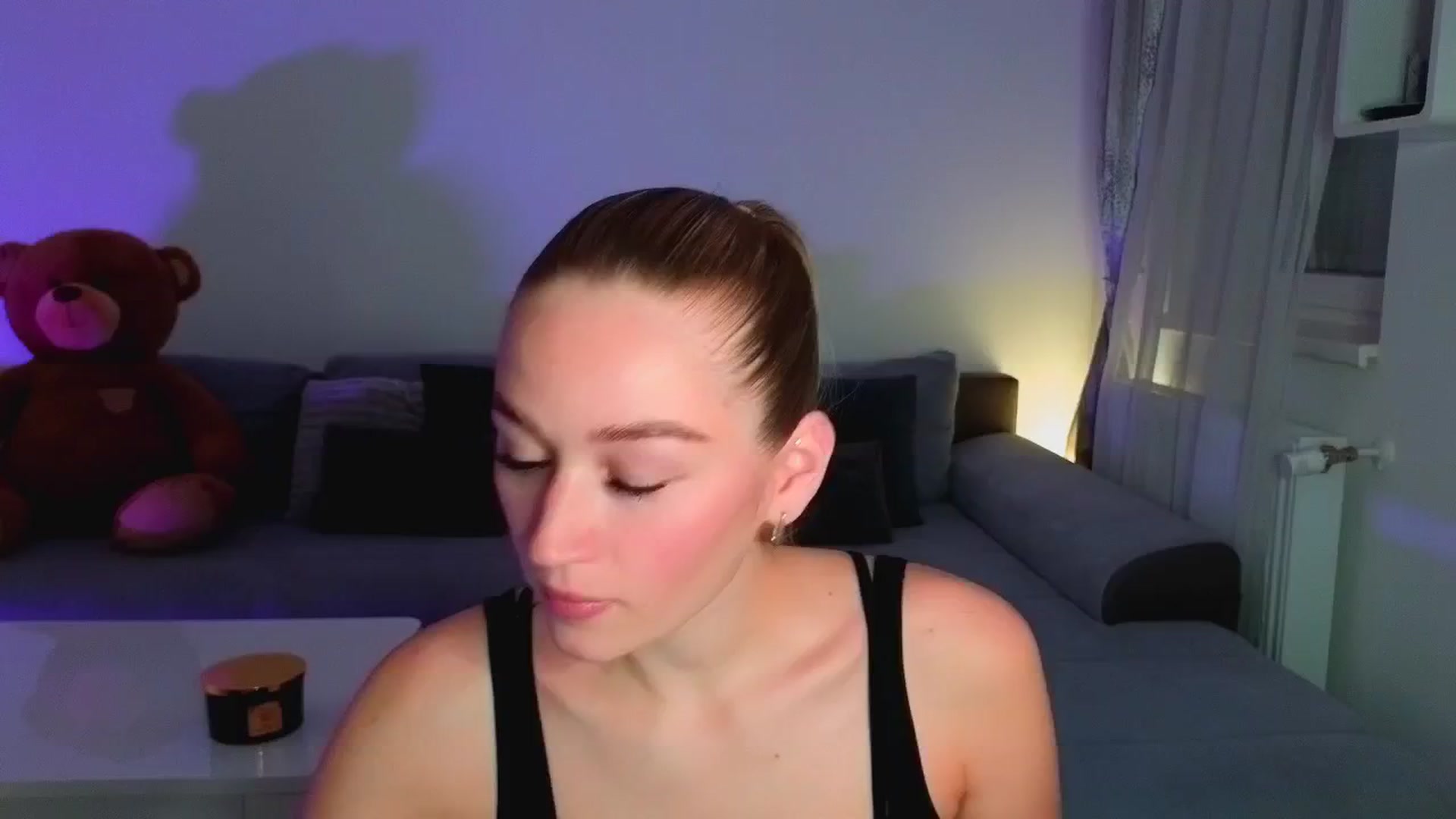 Gallery image thumbnail from CheckmyPeach's myfreecams stream on, 05/24/2025, 13:08 image 14 of 20