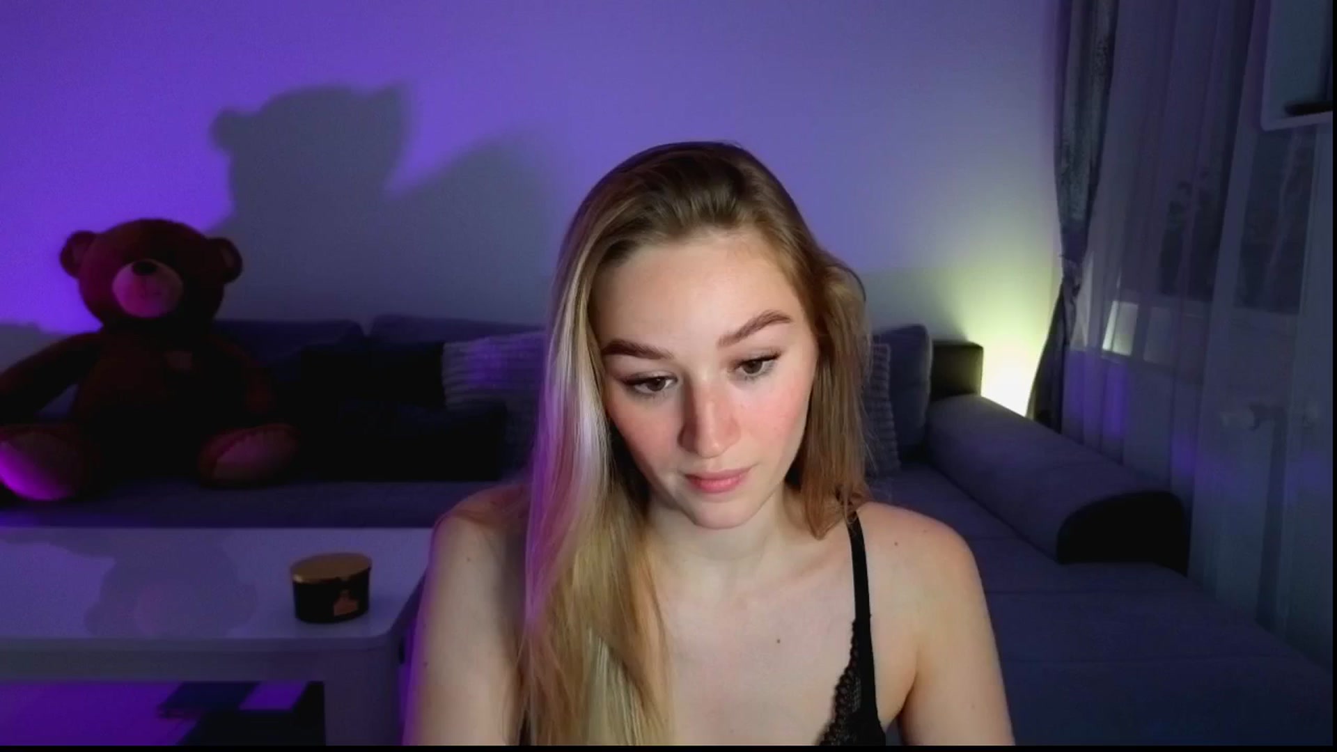 Gallery image thumbnail from CheckmyPeach's myfreecams stream on, 06/03/2025, 21:59 image 6 of 20