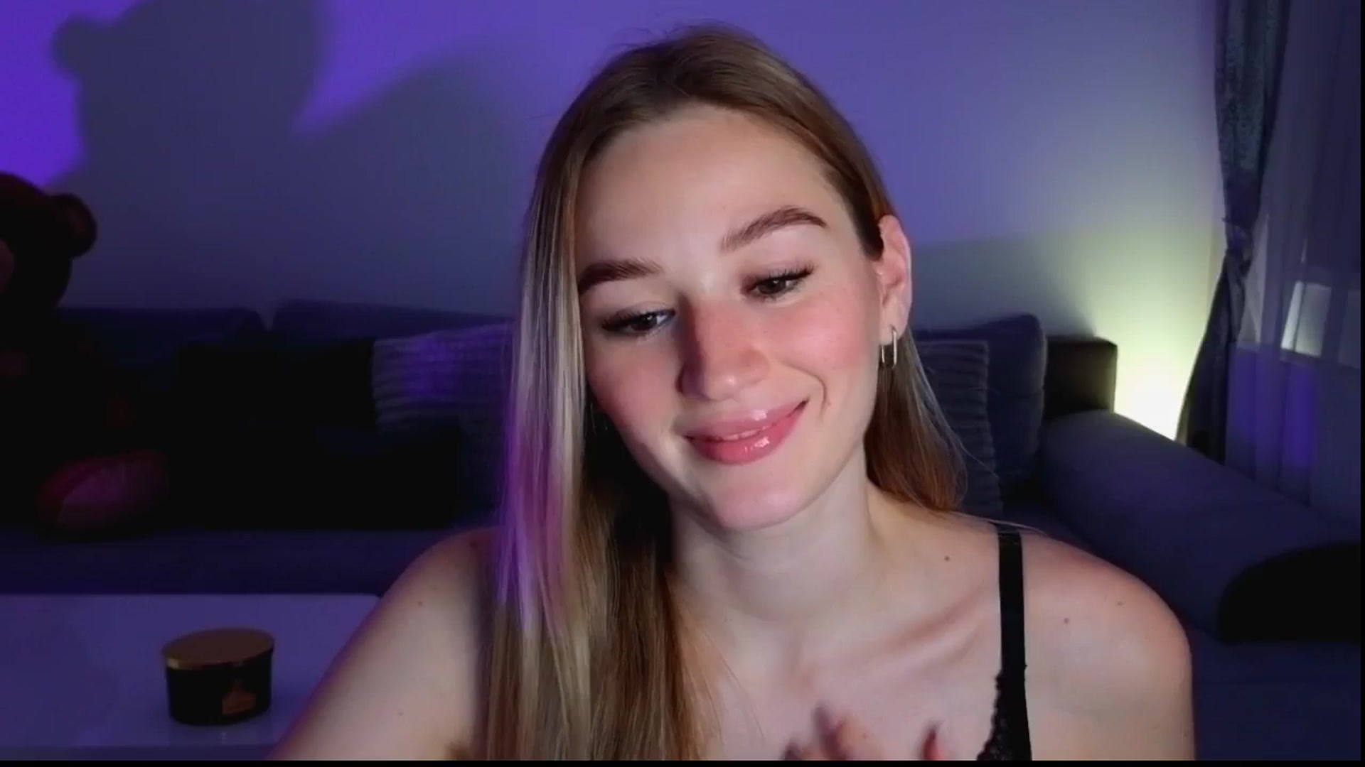 Gallery image thumbnail from CheckmyPeach's myfreecams stream on, 06/03/2025, 21:59 image 11 of 20