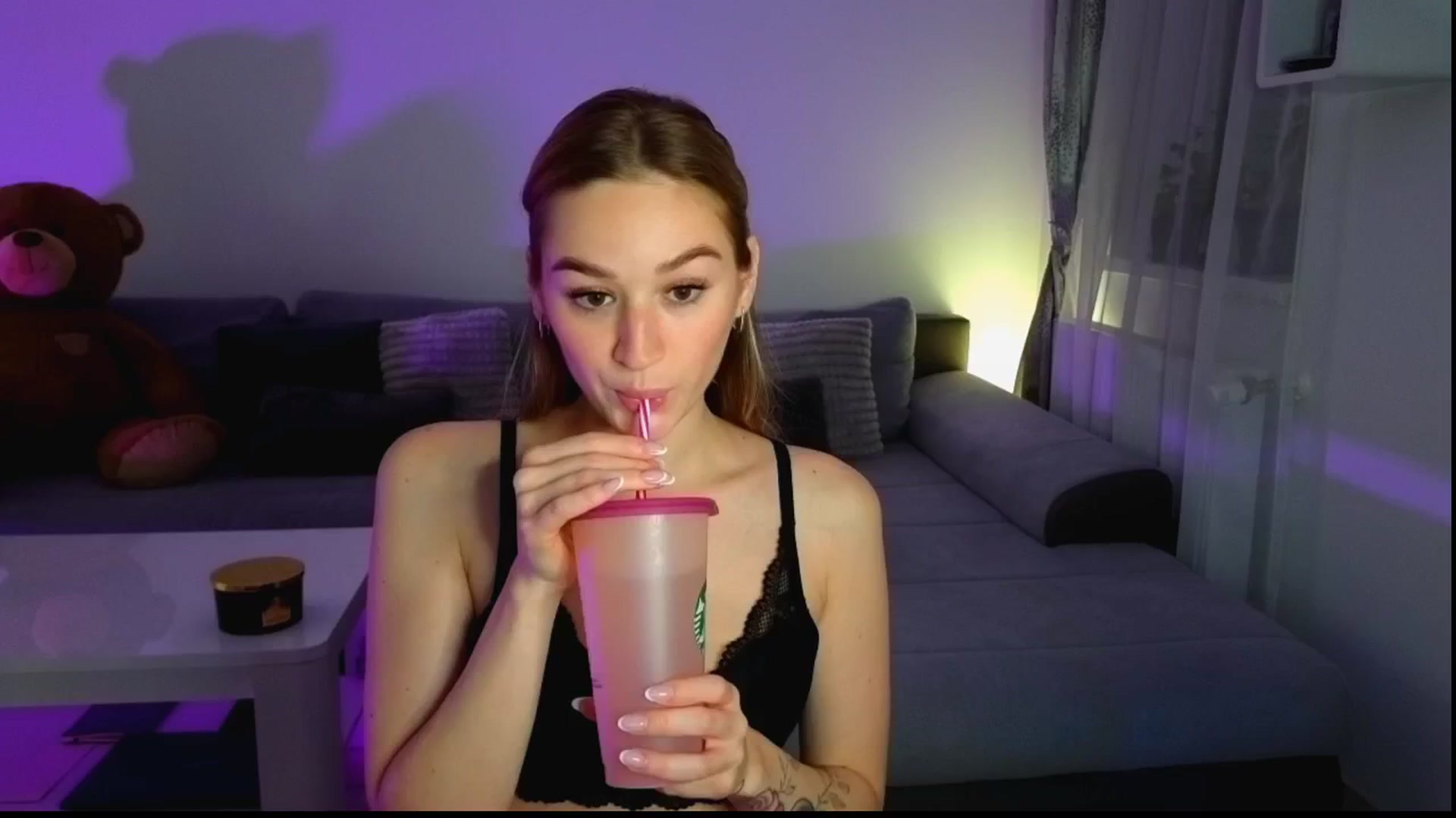 Gallery image thumbnail from CheckmyPeach's myfreecams stream on, 06/03/2025, 21:59 image 18 of 20