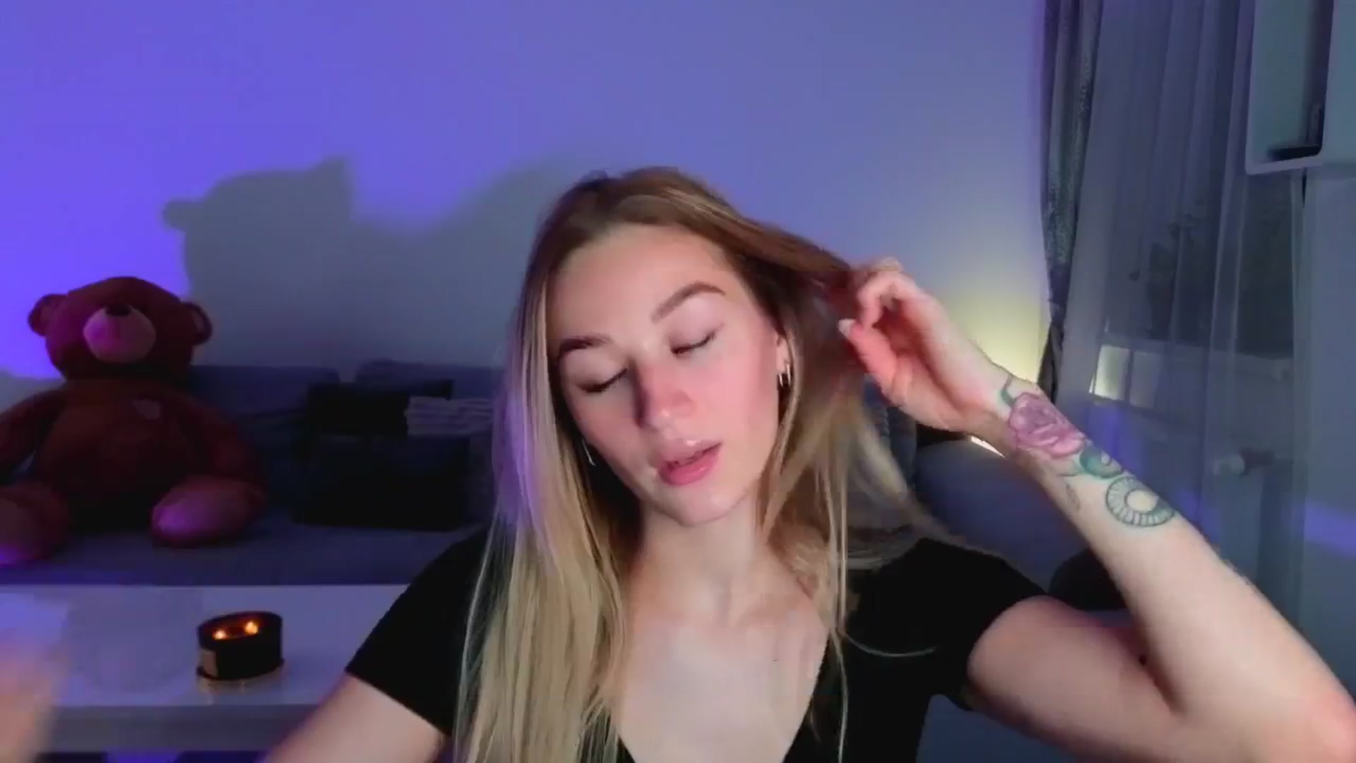 Gallery image thumbnail from CheckmyPeach's myfreecams stream on, 06/05/2025, 20:02 image 4 of 20
