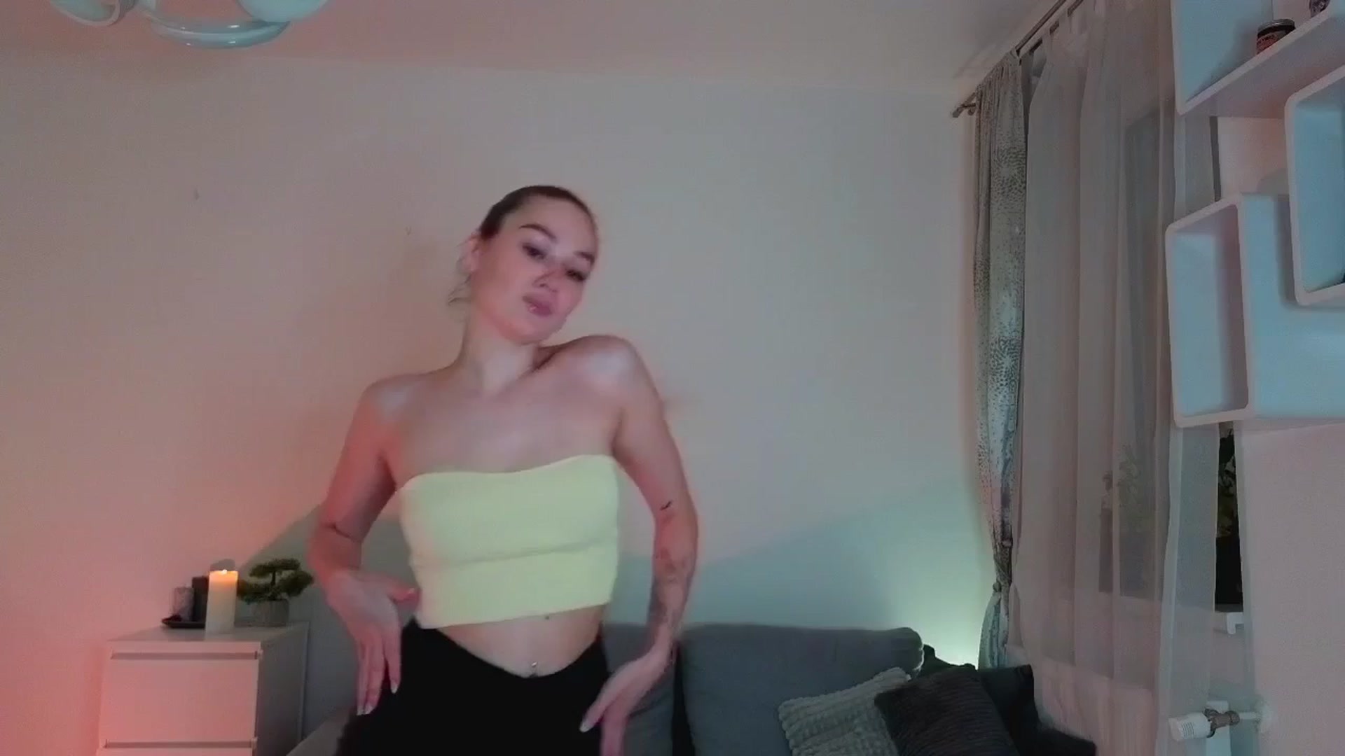 Gallery image thumbnail from CheckmyPeach's myfreecams stream on, 06/10/2025, 23:34 image 4 of 20