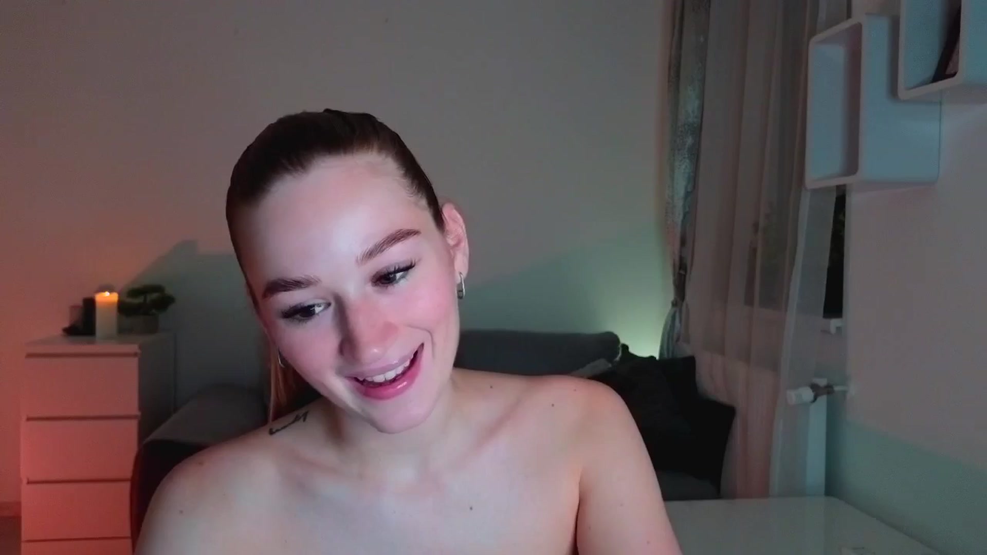 Gallery image thumbnail from CheckmyPeach's myfreecams stream on, 06/10/2025, 23:34 image 13 of 20