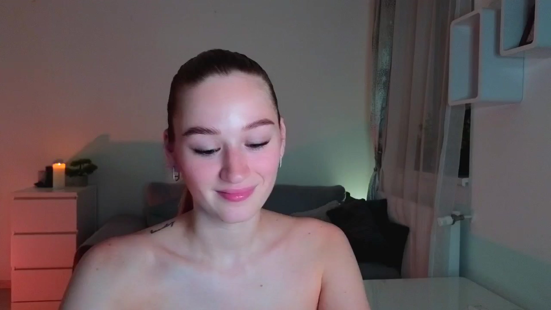 Gallery image thumbnail from CheckmyPeach's myfreecams stream on, 06/10/2025, 23:34 image 12 of 20