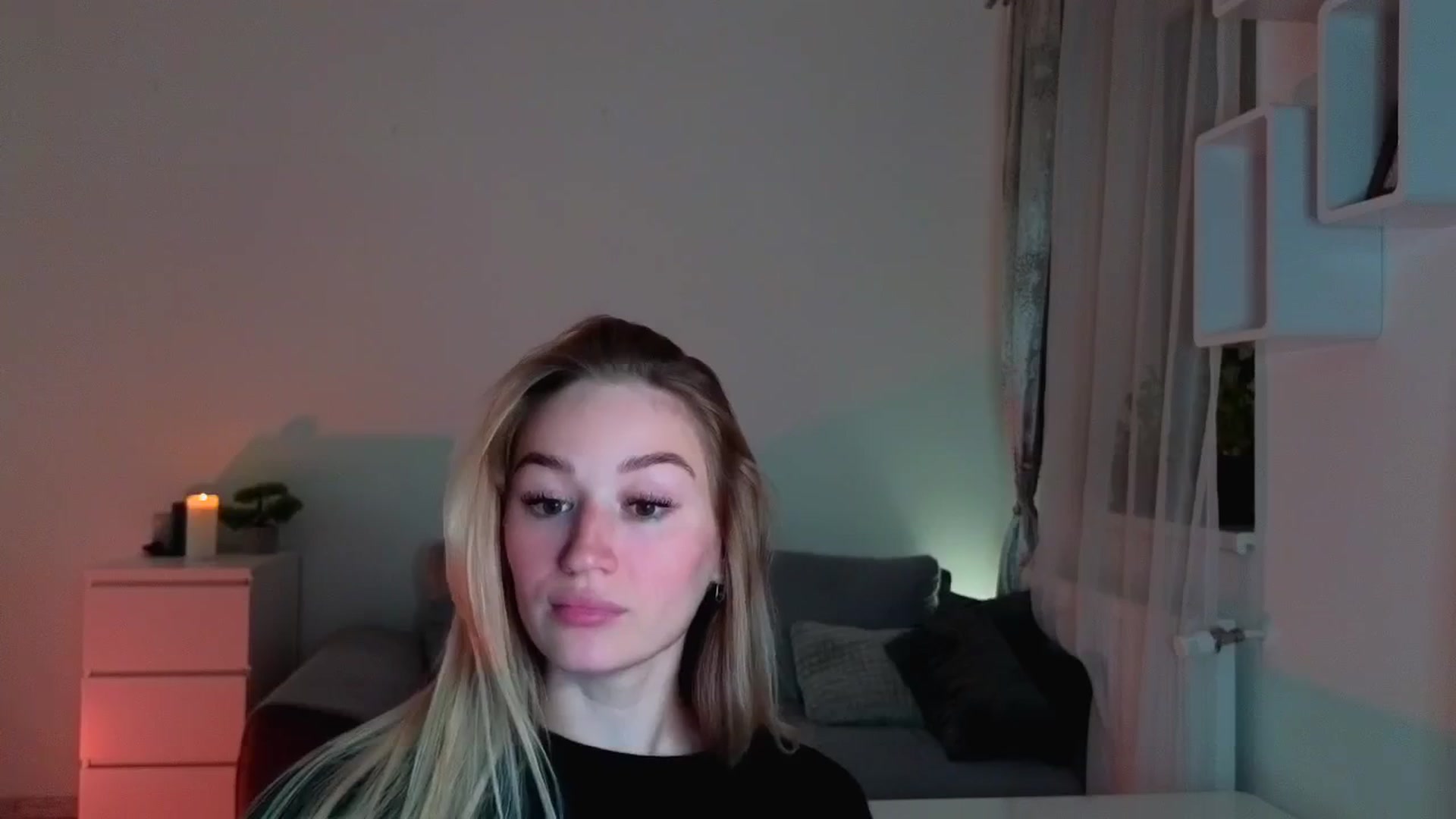 Gallery image thumbnail from CheckmyPeach's myfreecams stream on, 06/11/2025, 18:39 image 6 of 20