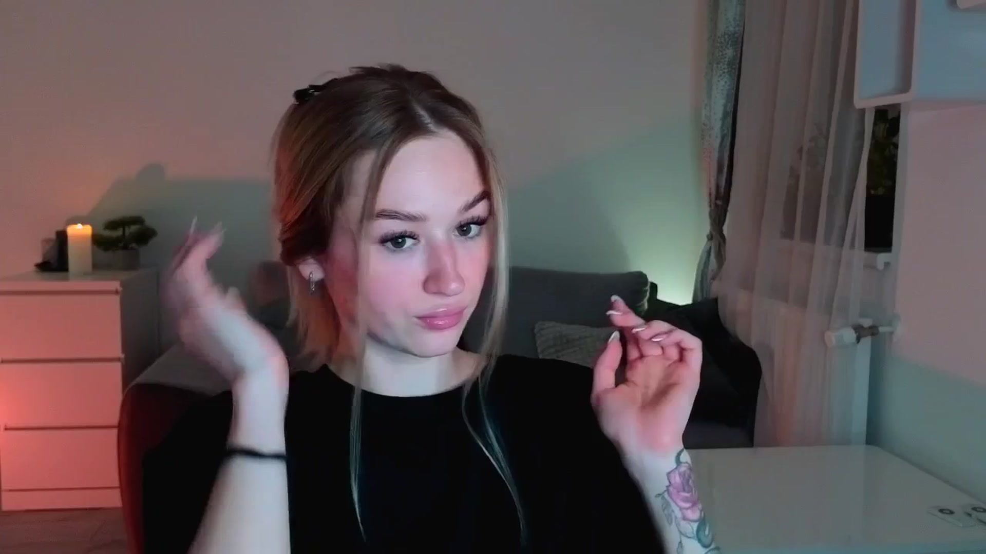 Gallery image thumbnail from CheckmyPeach's myfreecams stream on, 06/11/2025, 18:39 image 11 of 20
