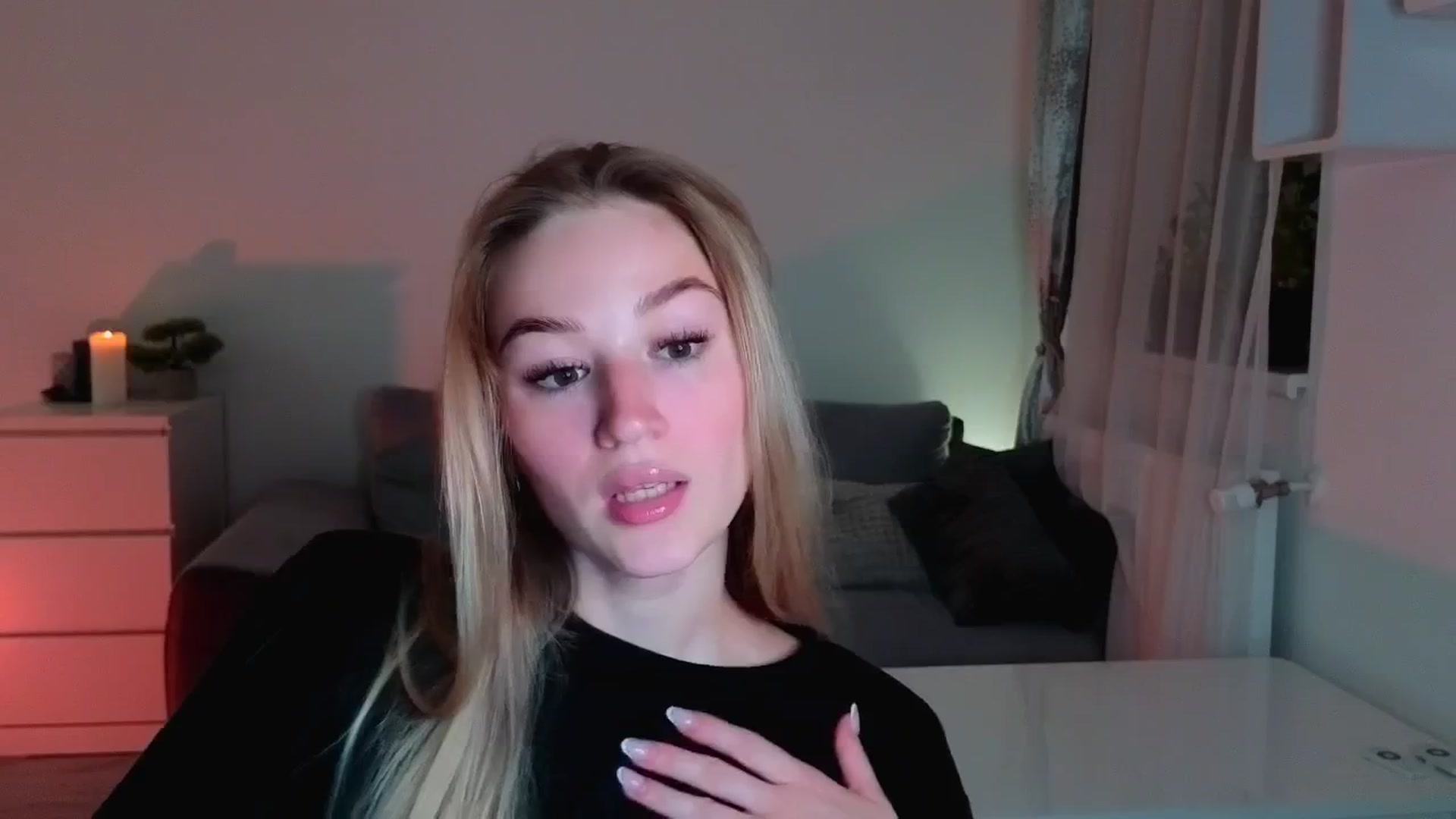 Gallery image thumbnail from CheckmyPeach's myfreecams stream on, 06/11/2025, 18:39 image 8 of 20