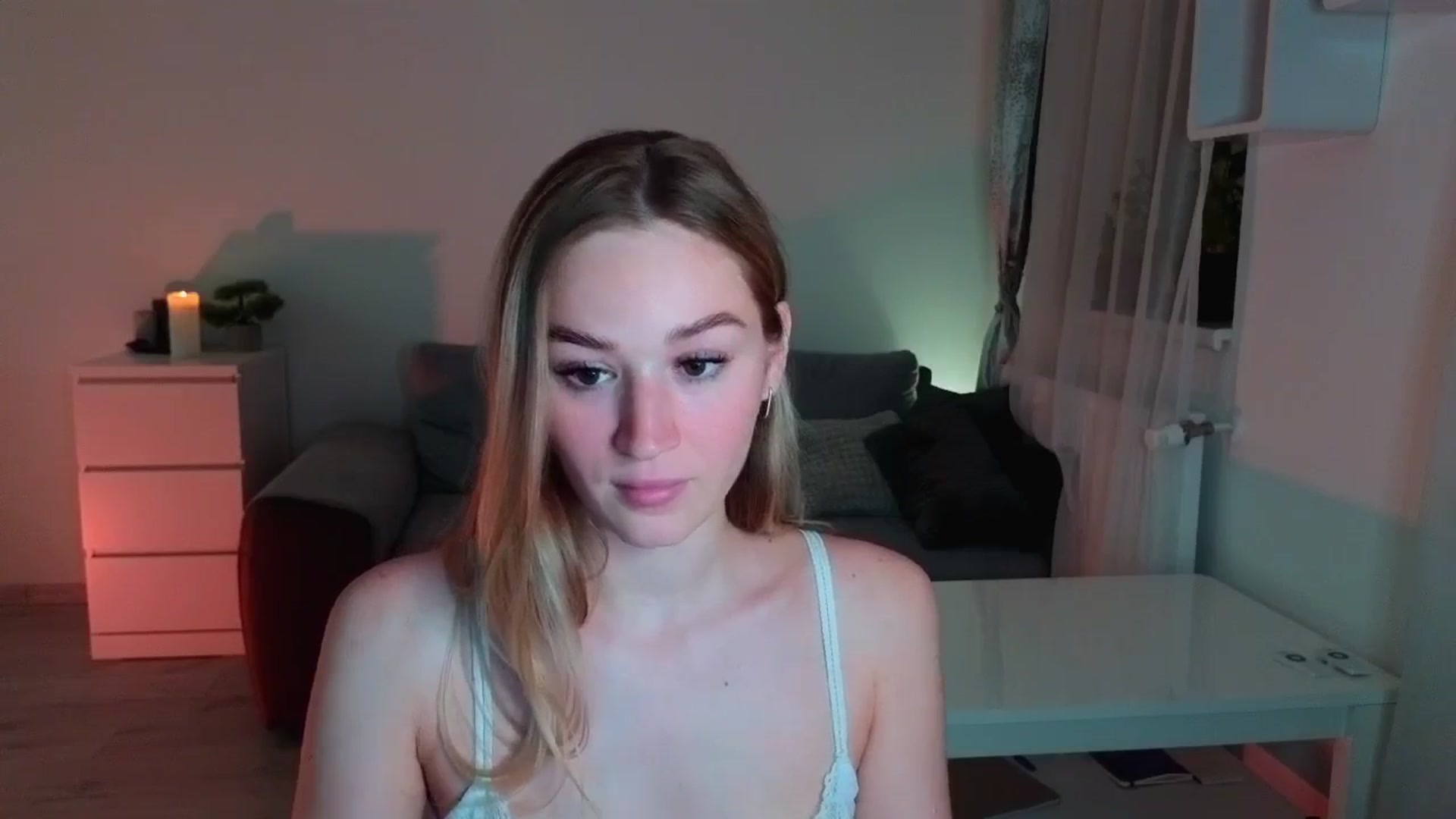 Gallery image thumbnail from CheckmyPeach's myfreecams stream on, 06/11/2025, 20:56 image 17 of 20