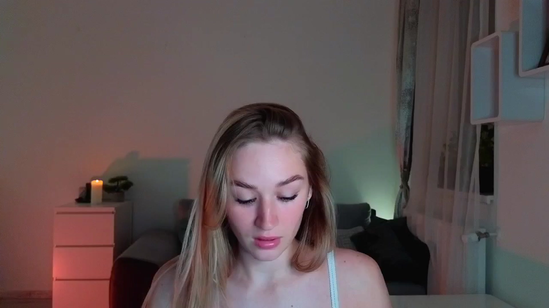 Gallery image thumbnail from CheckmyPeach's myfreecams stream on, 06/11/2025, 22:21 image 15 of 20