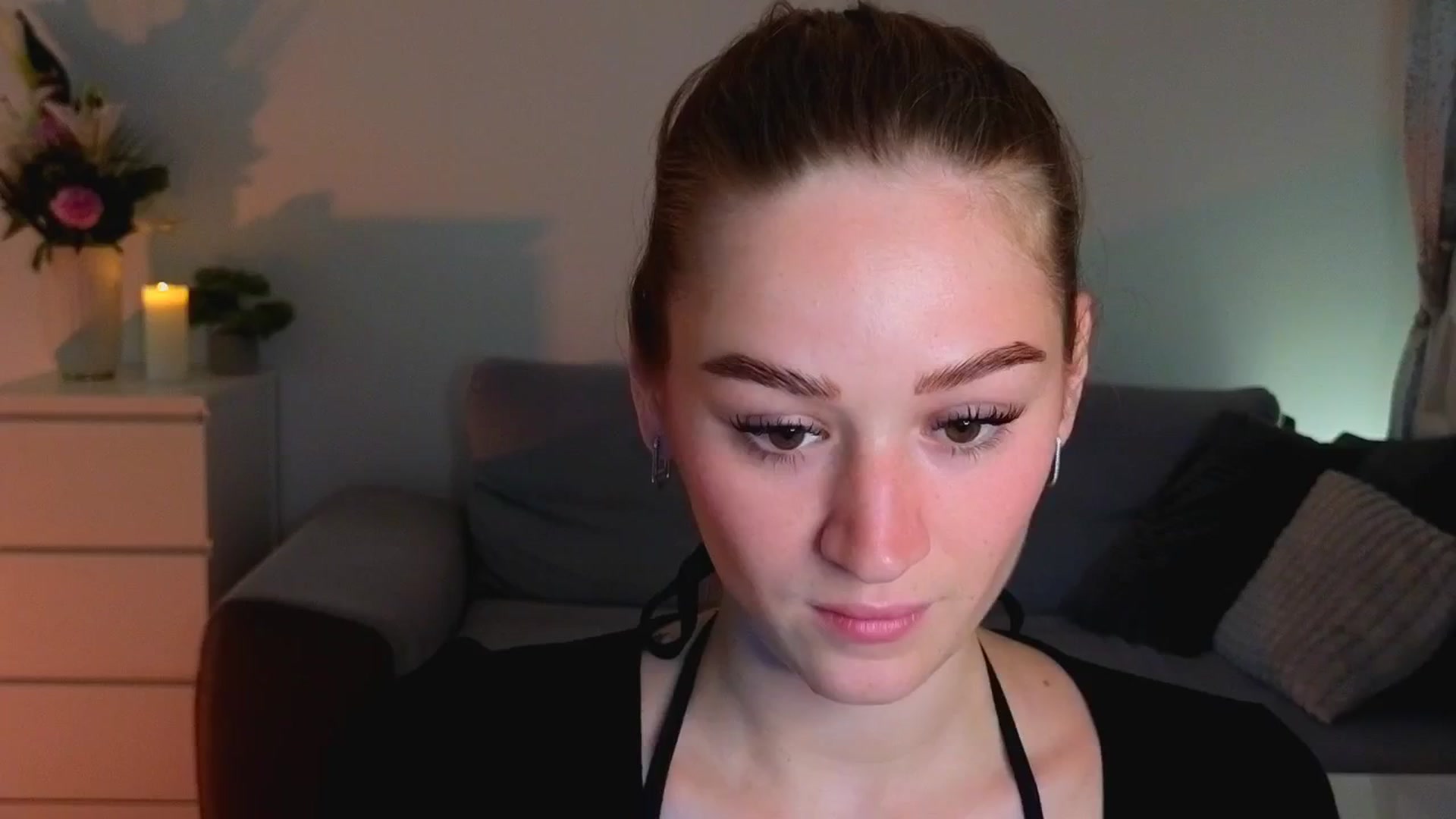 Gallery image thumbnail from CheckmyPeach's myfreecams stream on, 06/17/2025, 17:22 image 14 of 20