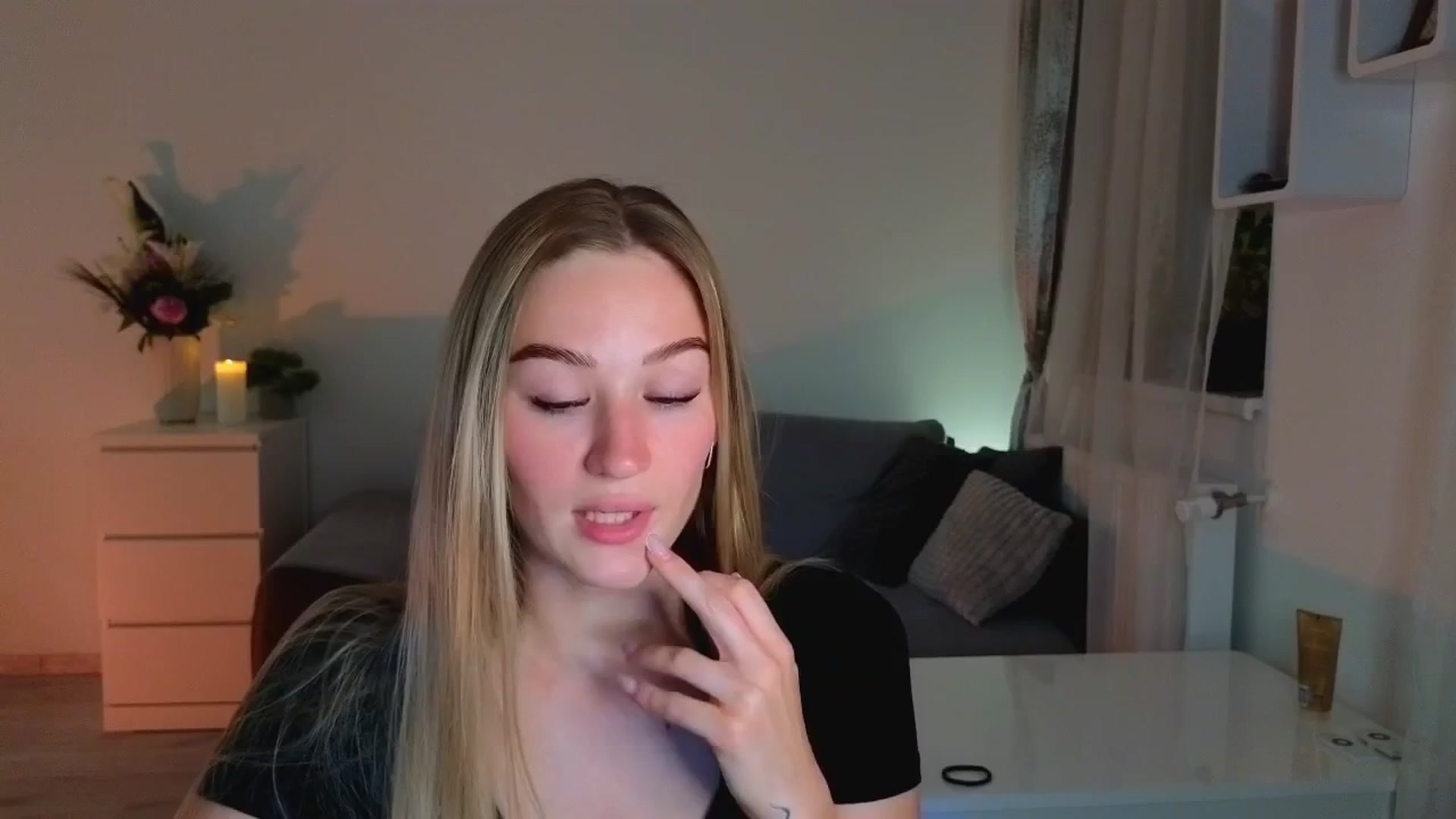 Gallery image thumbnail from CheckmyPeach's myfreecams stream on, 06/17/2025, 17:22 image 20 of 20