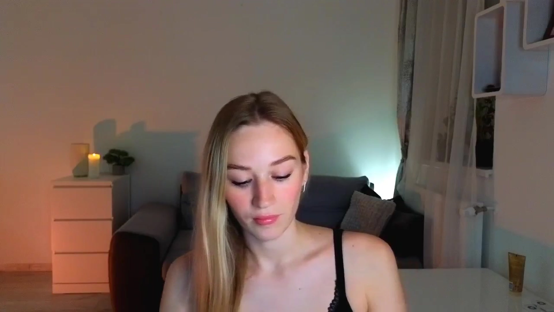 Gallery image thumbnail from CheckmyPeach's myfreecams stream on, 06/26/2025, 18:50 image 4 of 20