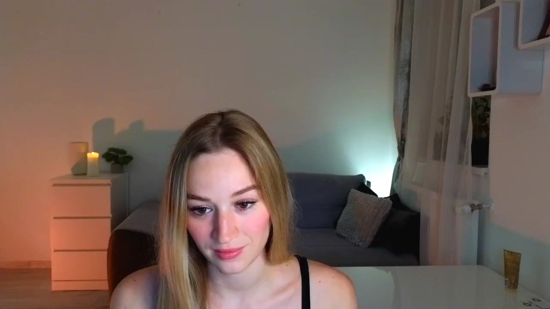 Gallery image thumbnail from CheckmyPeach's myfreecams stream on, 06/26/2025, 18:50 image 11 of 20