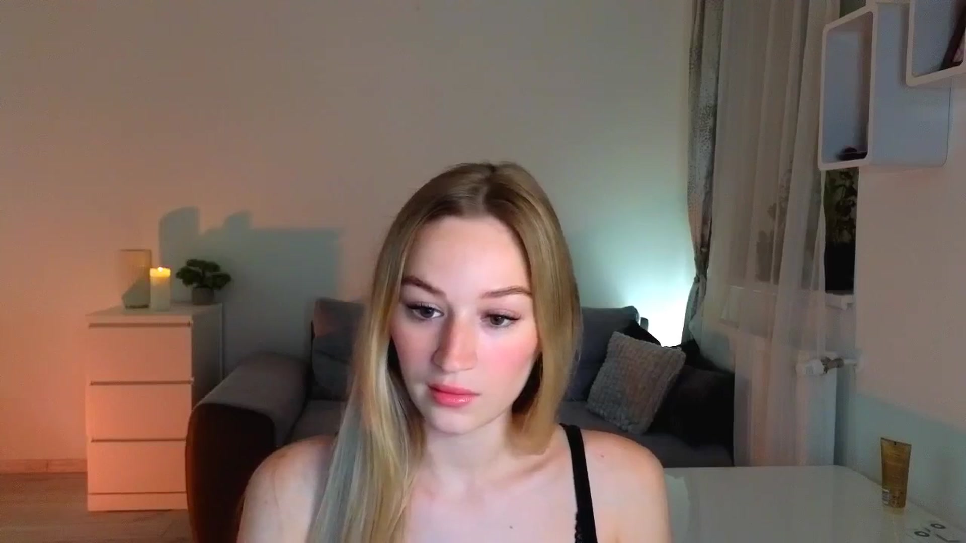 Gallery image thumbnail from CheckmyPeach's myfreecams stream on, 06/26/2025, 18:50 image 7 of 20