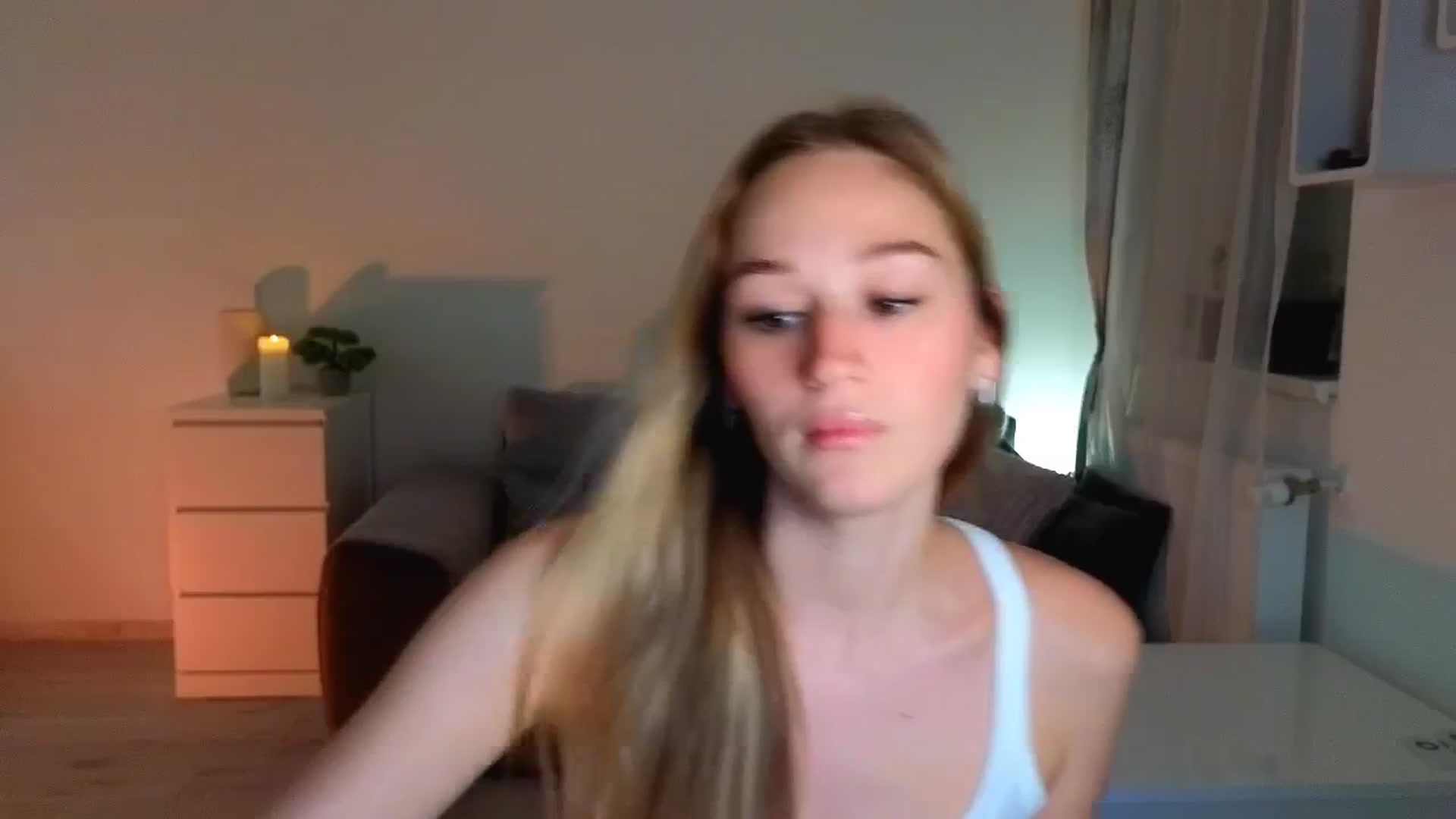 Gallery image thumbnail from CheckmyPeach's myfreecams stream on, 06/27/2025, 19:33 image 8 of 20