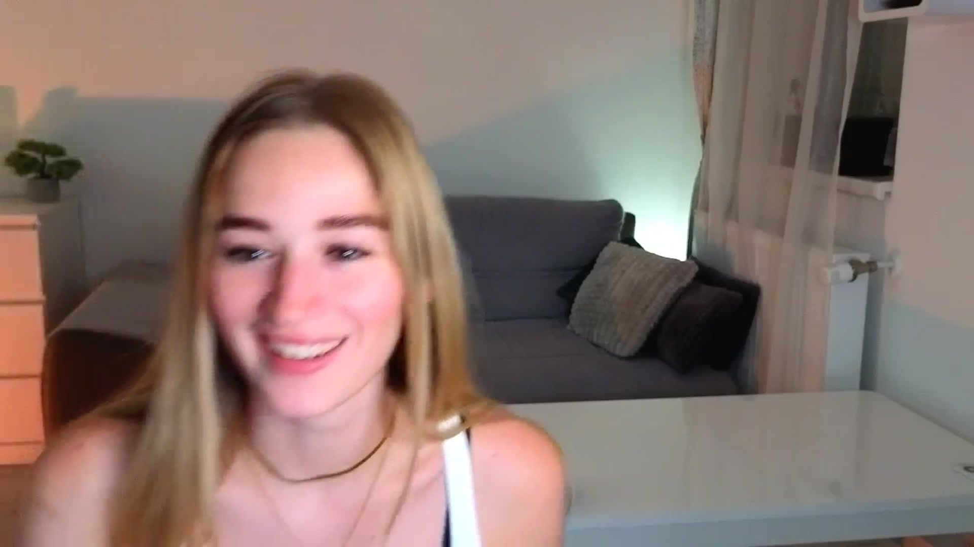 Gallery image thumbnail from CheckmyPeach's myfreecams stream on, 06/29/2025, 18:51 image 19 of 20