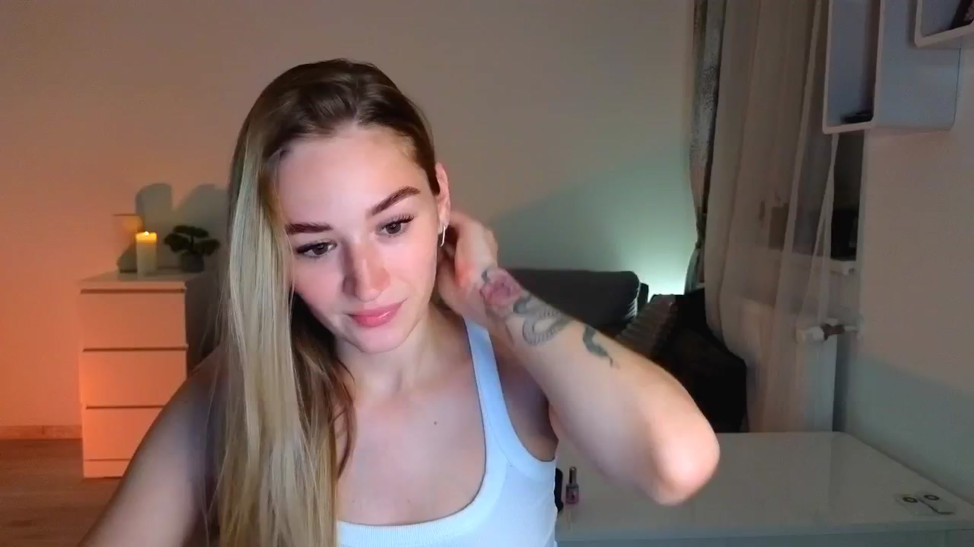 Gallery image thumbnail from CheckmyPeach's myfreecams stream on, 07/04/2025, 22:22 image 19 of 20