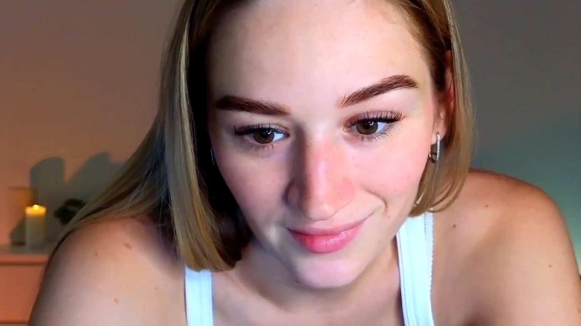 Gallery image thumbnail from CheckmyPeach's myfreecams stream on, 07/05/2025, 14:39 image 4 of 20