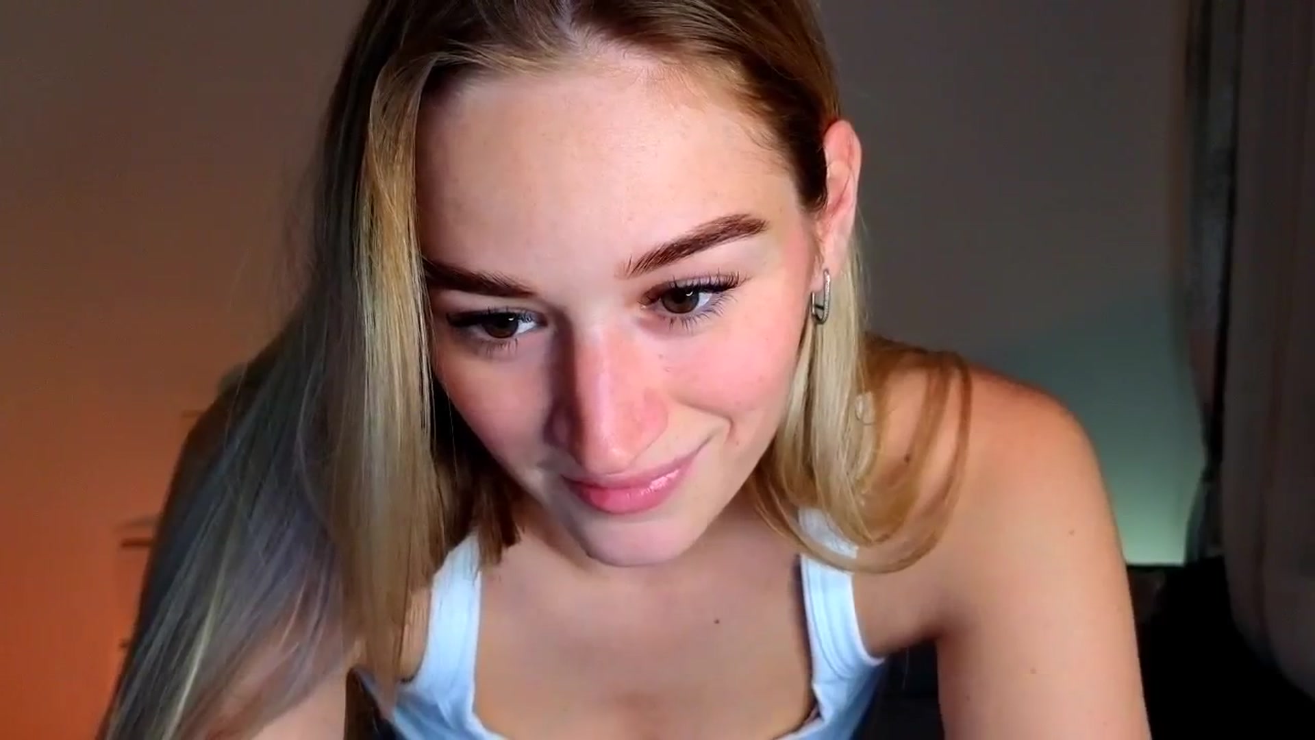 Gallery image thumbnail from CheckmyPeach's myfreecams stream on, 07/05/2025, 14:39 image 14 of 20
