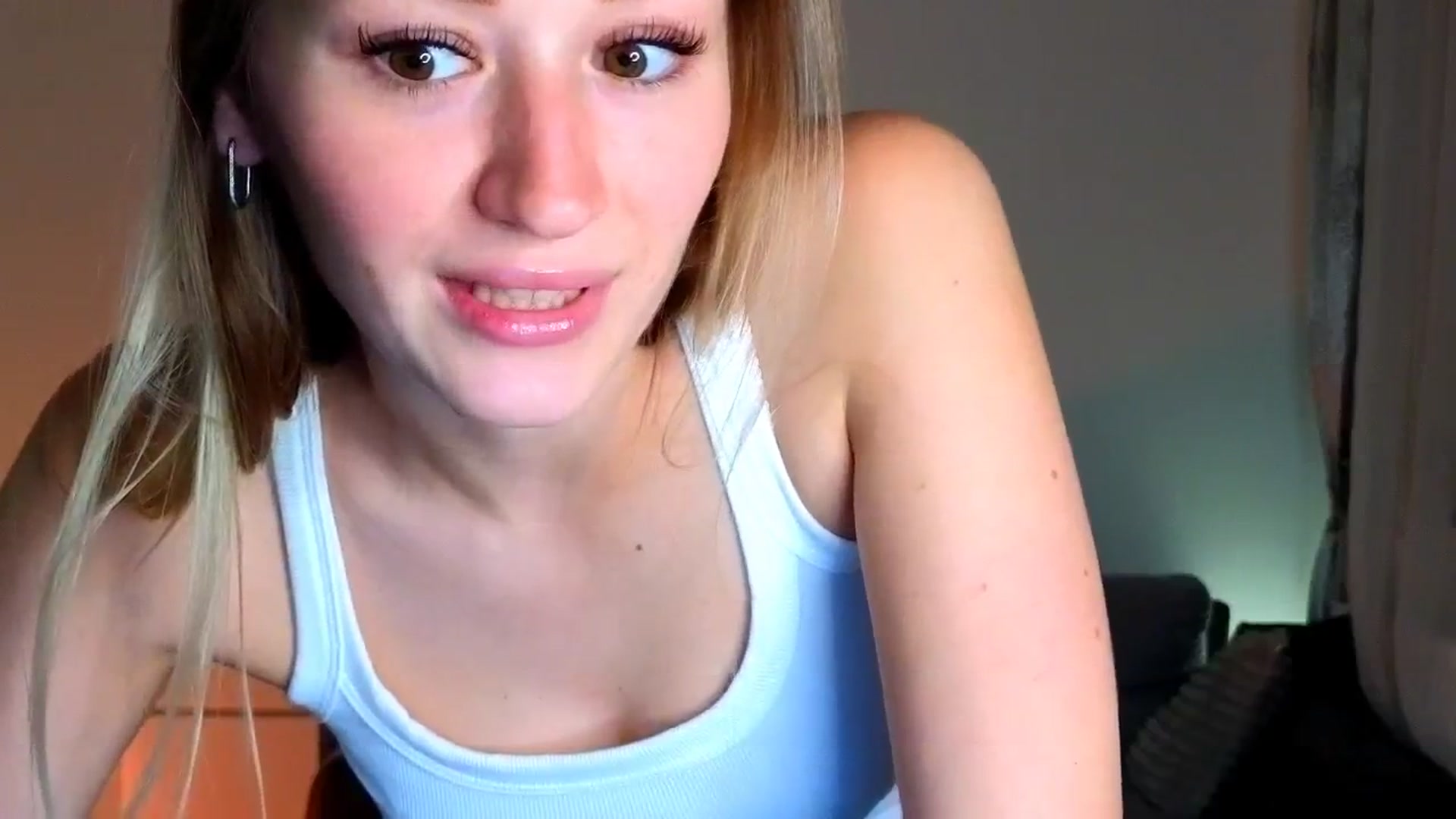 Gallery image thumbnail from CheckmyPeach's myfreecams stream on, 07/05/2025, 14:39 image 19 of 20