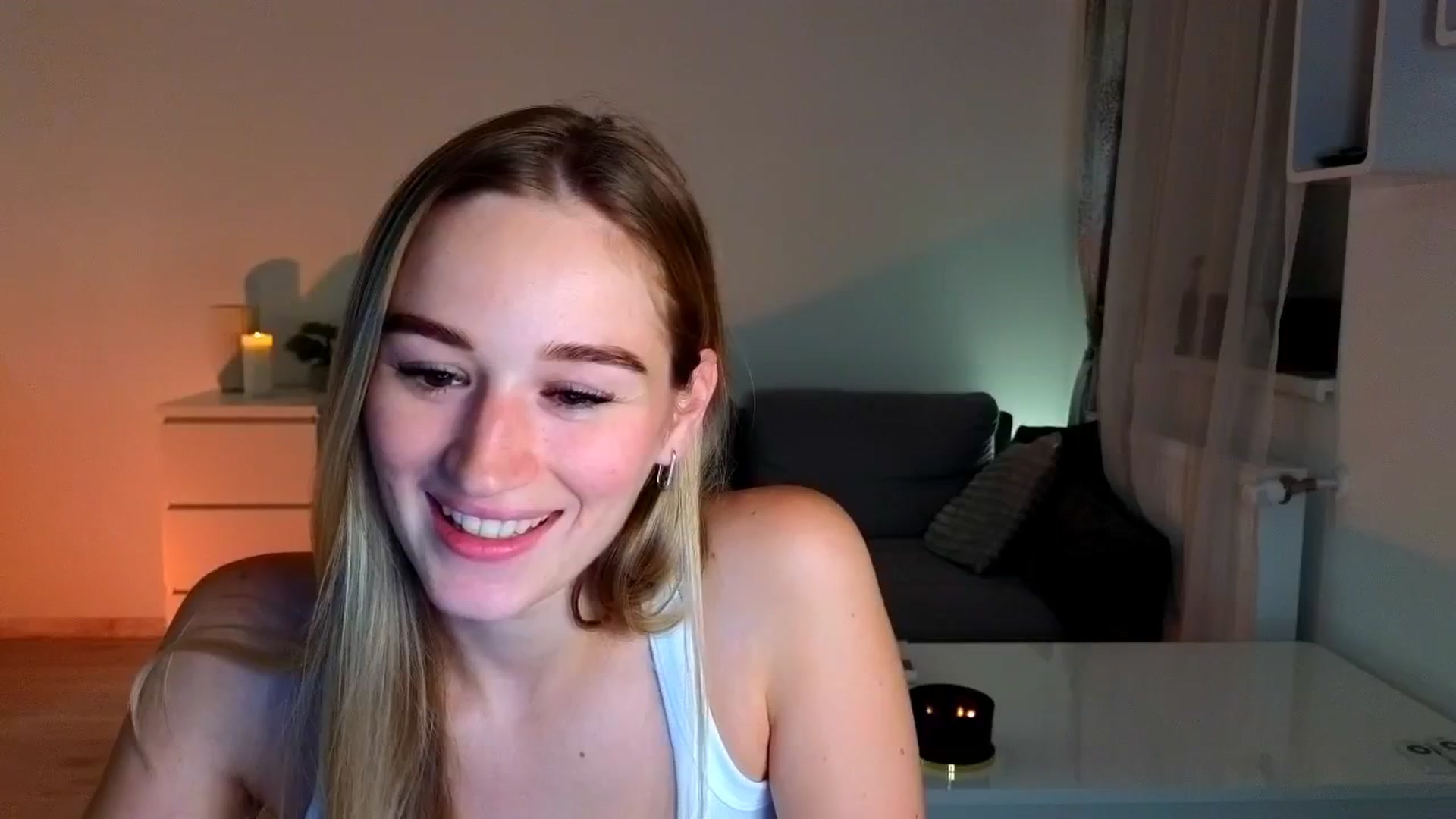 Gallery image thumbnail from CheckmyPeach's myfreecams stream on, 07/05/2025, 17:05 image 11 of 20
