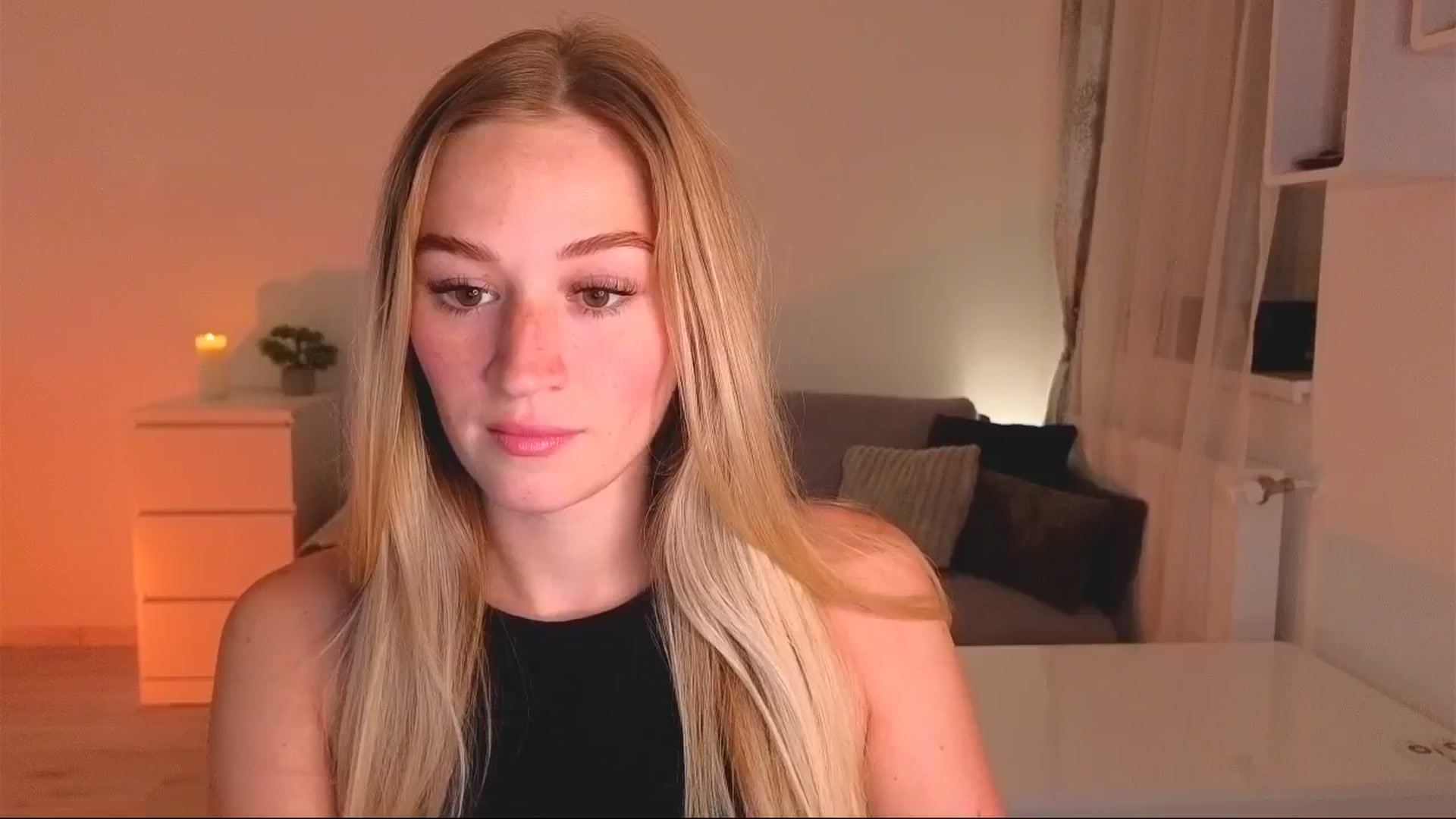 Gallery image thumbnail from CheckmyPeach's myfreecams stream on, 07/19/2025, 15:59 image 1 of 20