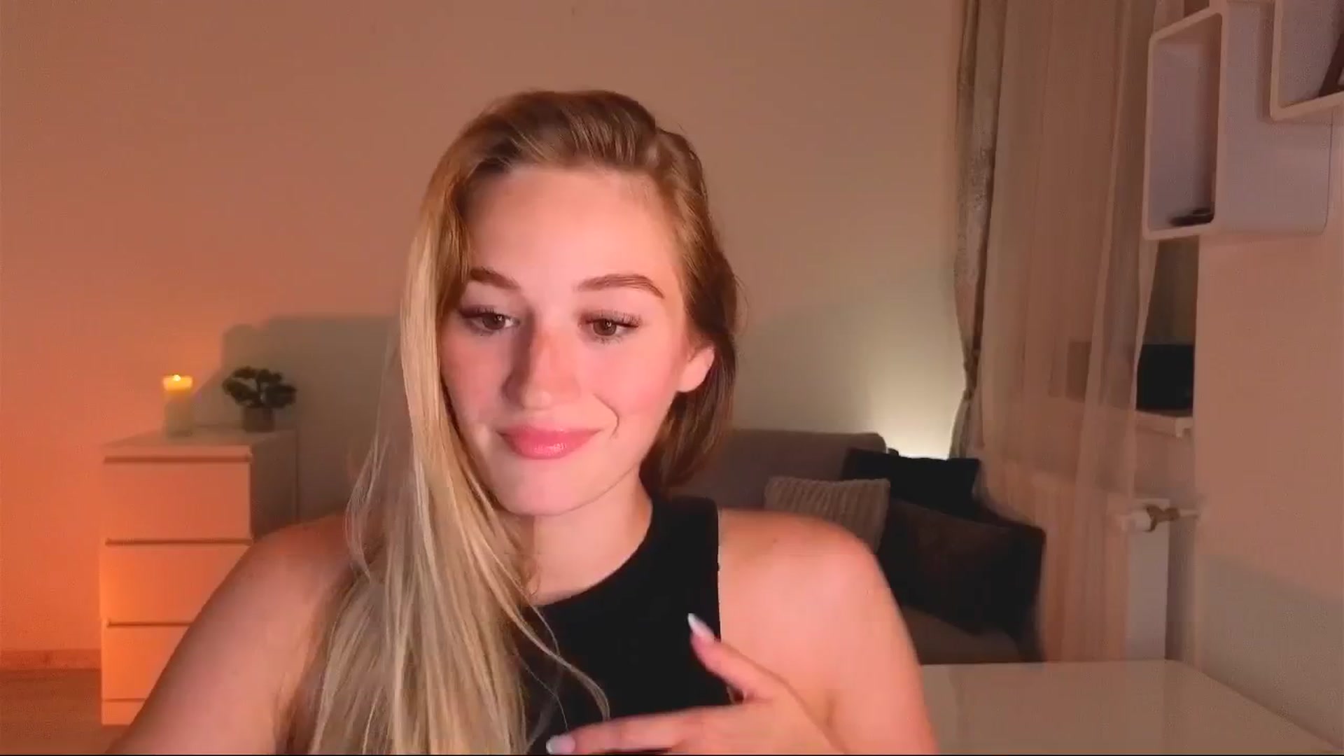 Gallery image thumbnail from CheckmyPeach's myfreecams stream on, 07/19/2025, 15:59 image 20 of 20