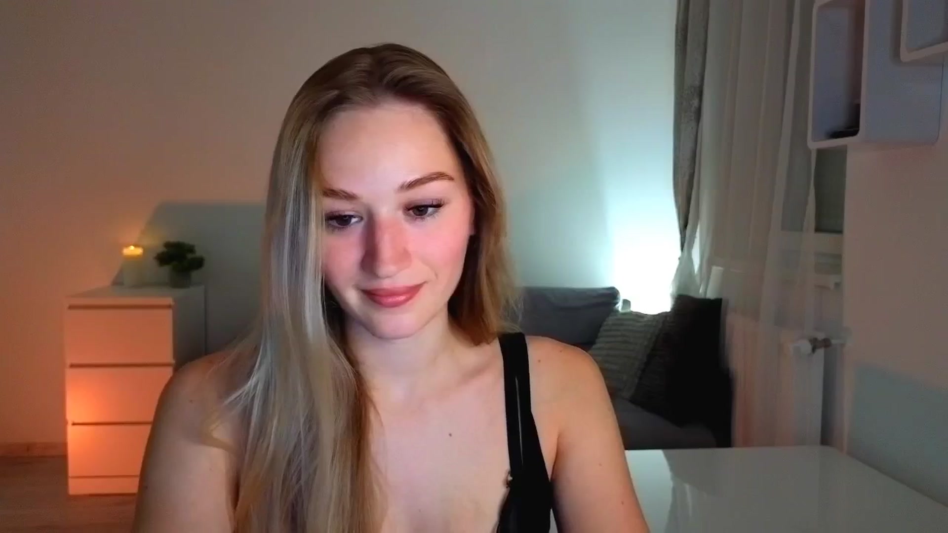 Gallery image thumbnail from CheckmyPeach's myfreecams stream on, 07/26/2025, 15:14 image 17 of 20