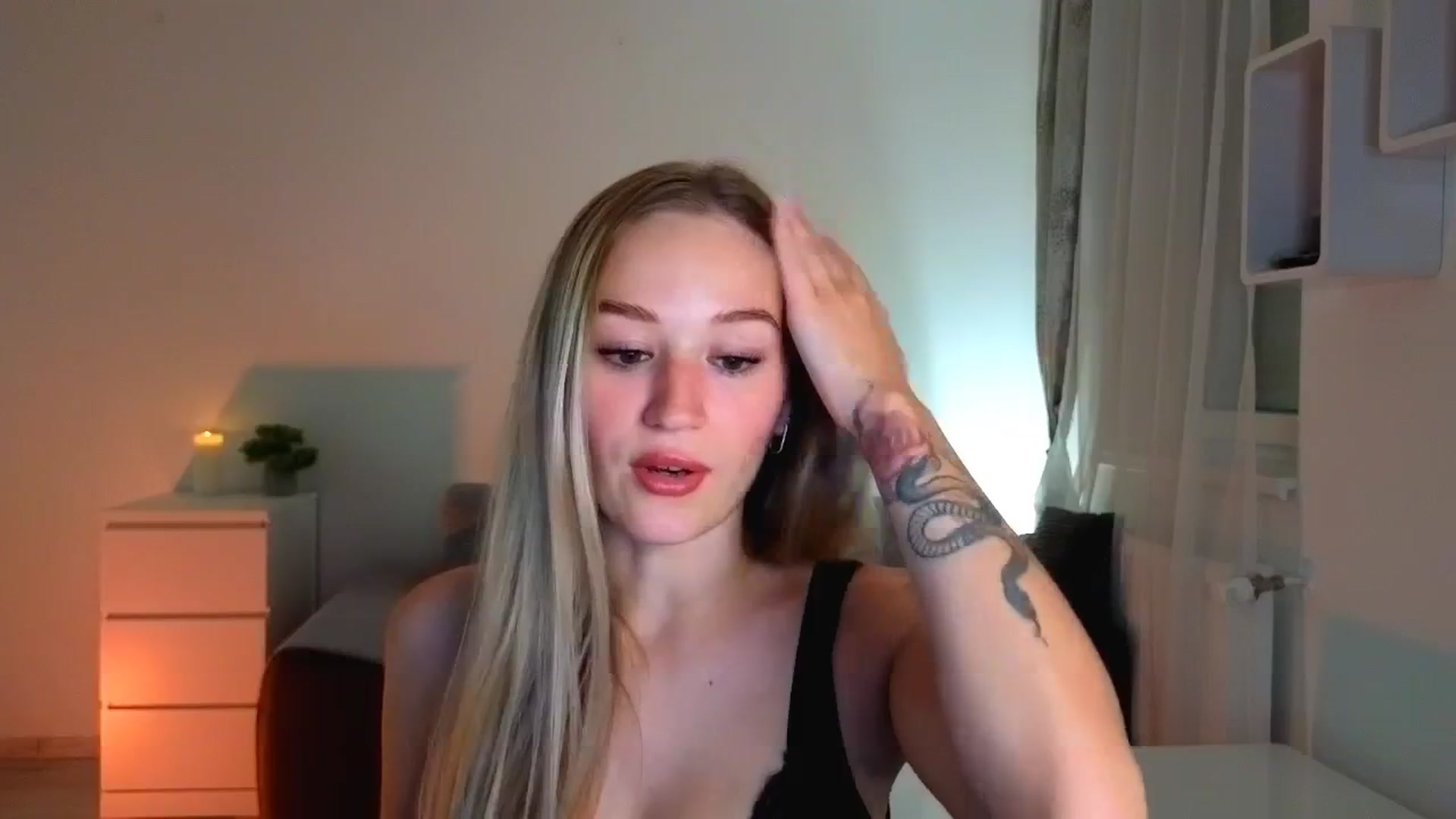 Gallery image thumbnail from CheckmyPeach's myfreecams stream on, 07/26/2025, 15:14 image 10 of 20