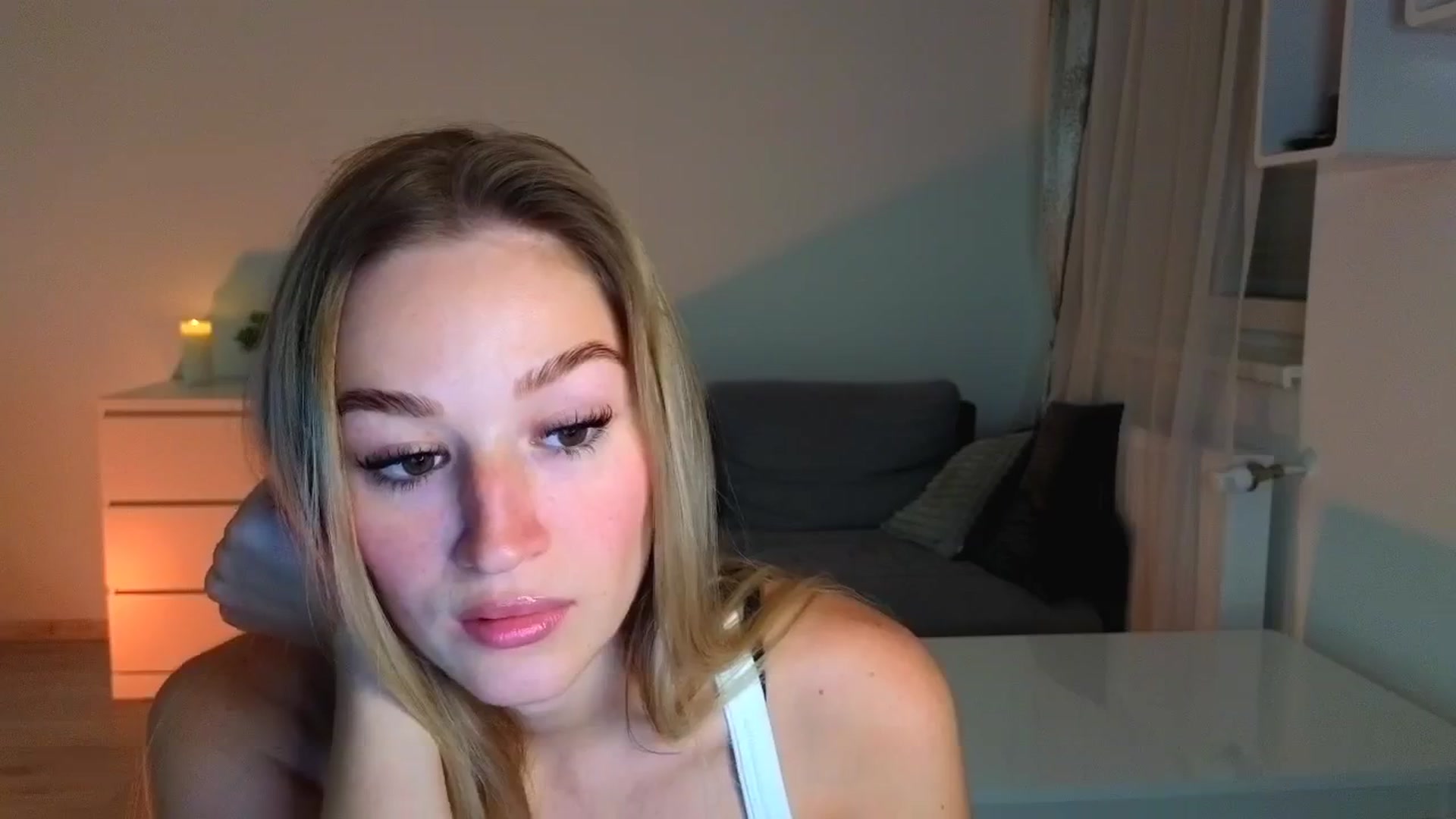 Gallery image thumbnail from CheckmyPeach's myfreecams stream on, 07/27/2025, 14:30 image 11 of 20