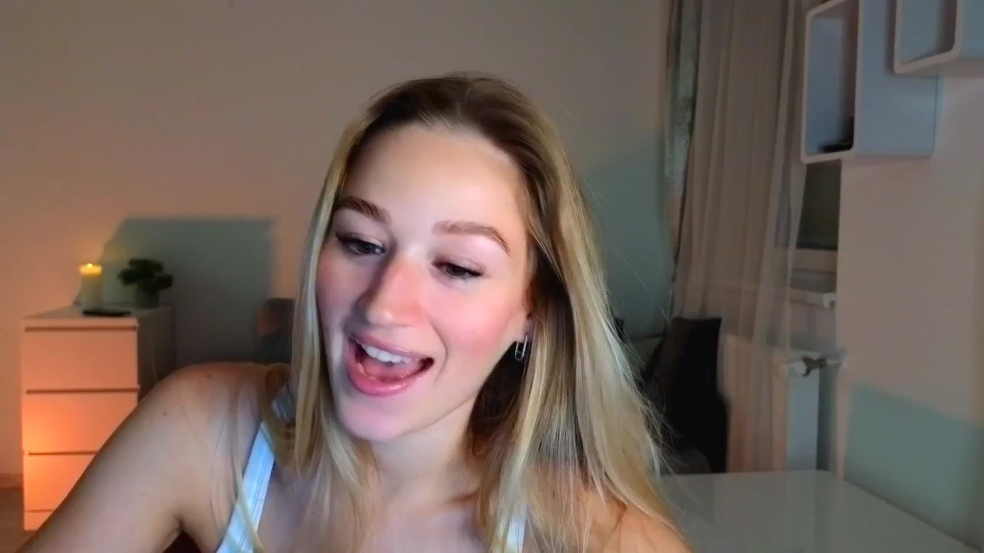 Gallery image thumbnail from CheckmyPeach's myfreecams stream on, 07/27/2025, 14:30 image 1 of 20