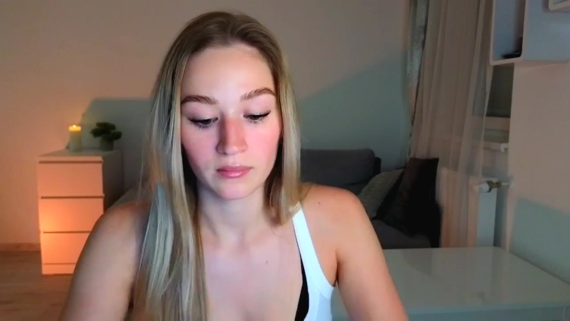 Gallery image thumbnail from CheckmyPeach's myfreecams stream on, 07/27/2025, 14:30 image 12 of 20