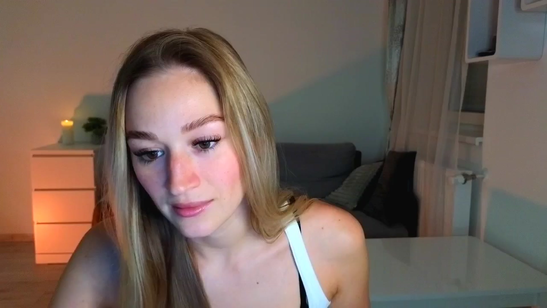 Gallery image thumbnail from CheckmyPeach's myfreecams stream on, 07/27/2025, 14:30 image 14 of 20