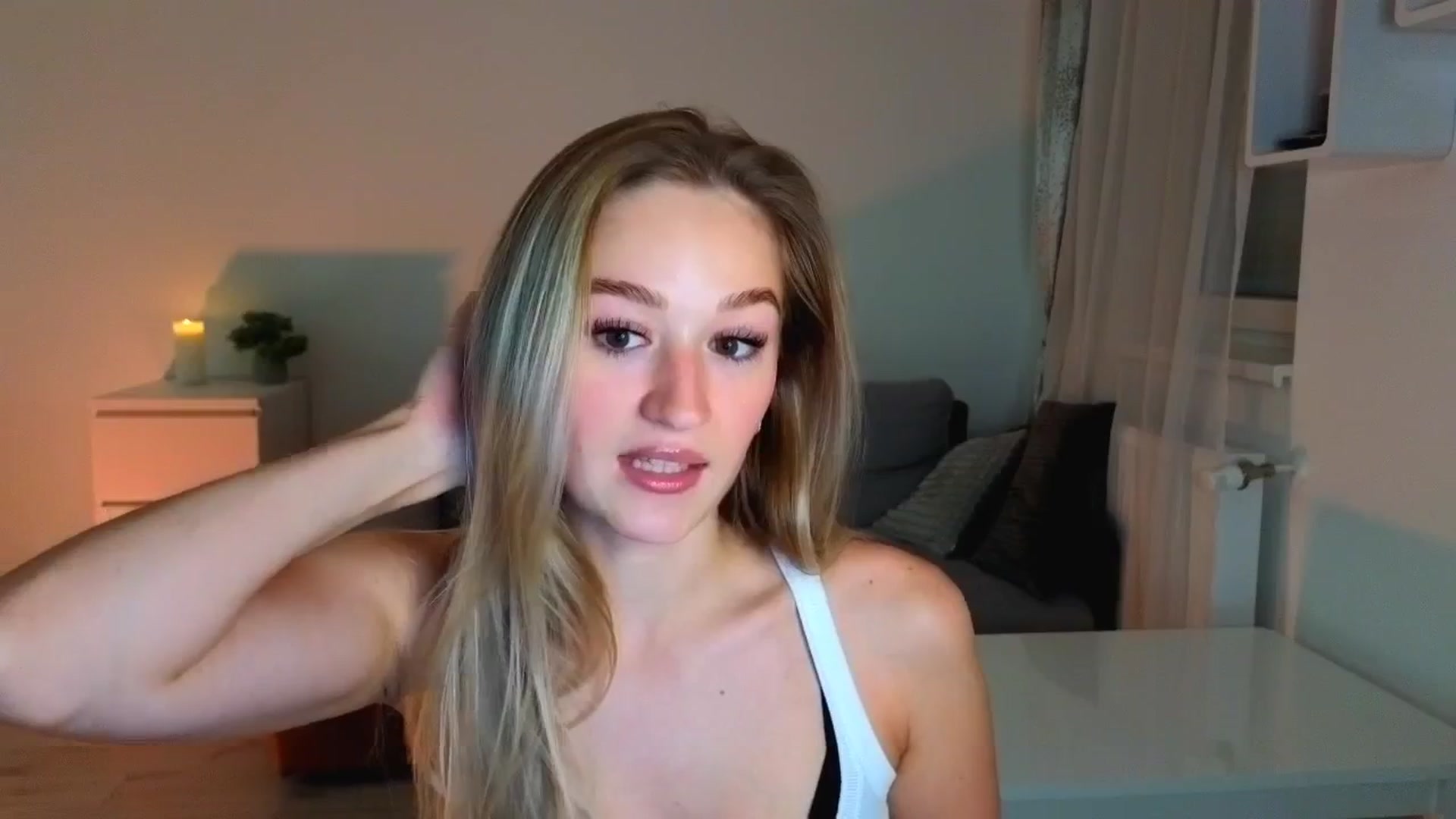 Gallery image thumbnail from CheckmyPeach's myfreecams stream on, 07/27/2025, 14:30 image 9 of 20