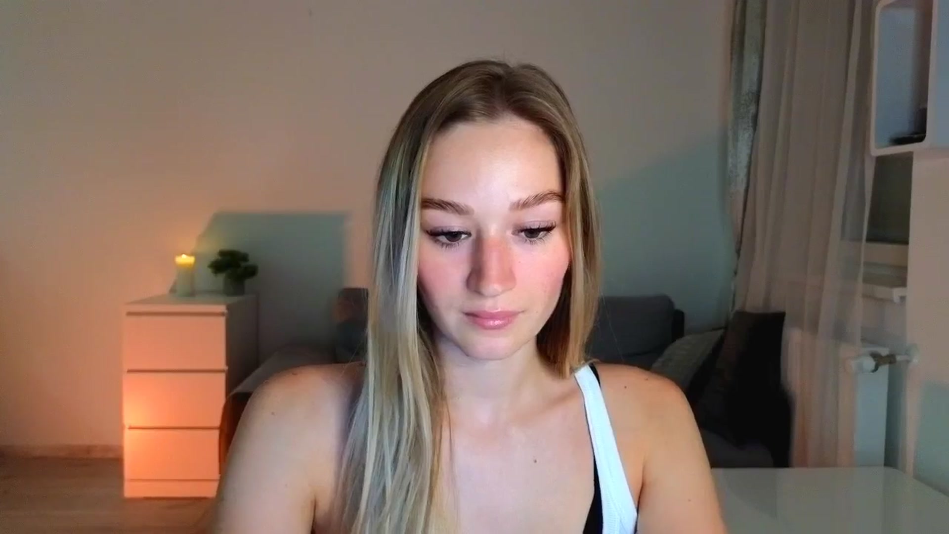 Gallery image thumbnail from CheckmyPeach's myfreecams stream on, 07/27/2025, 15:11 image 5 of 20