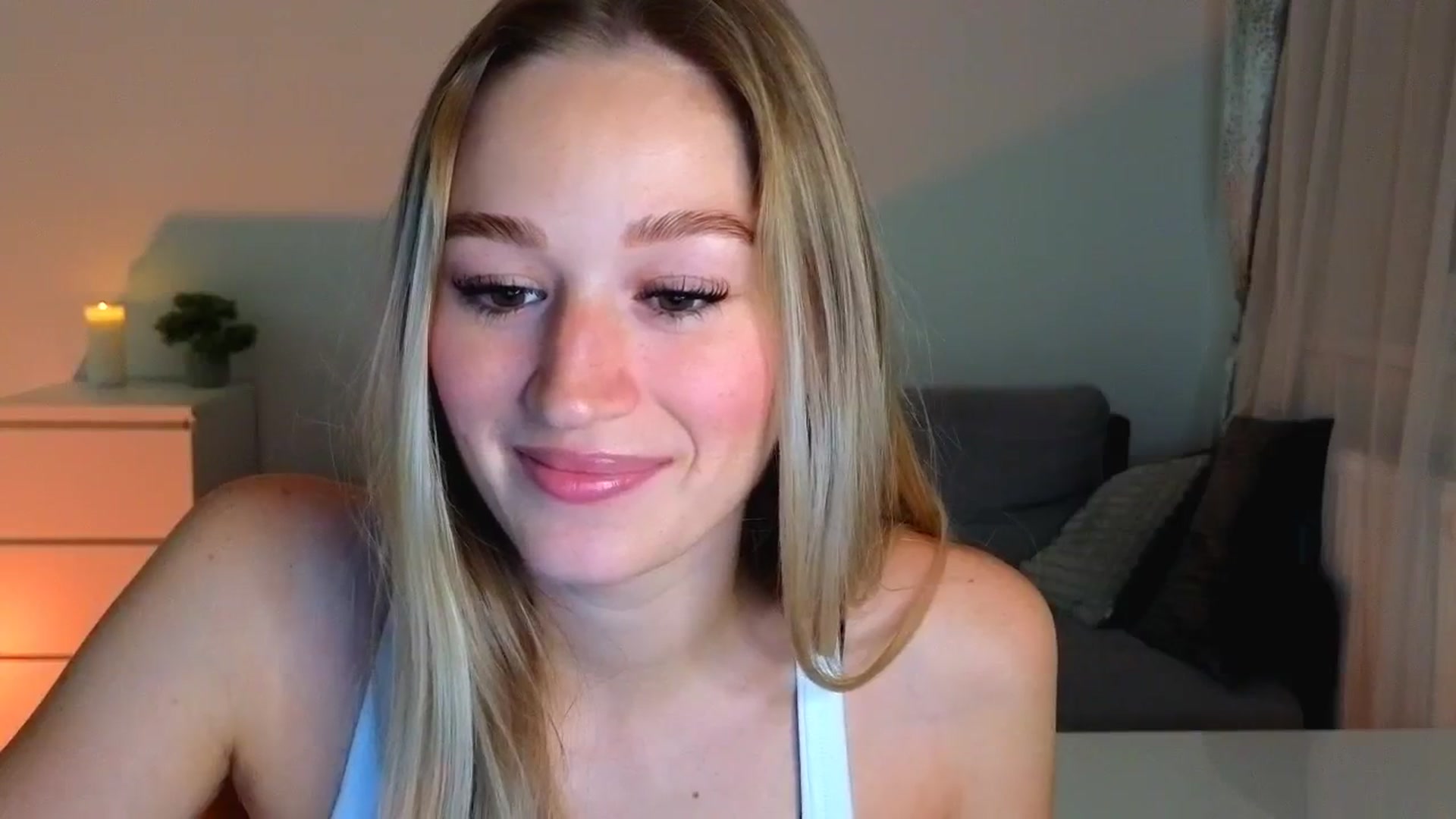 Gallery image thumbnail from CheckmyPeach's myfreecams stream on, 07/27/2025, 15:11 image 11 of 20