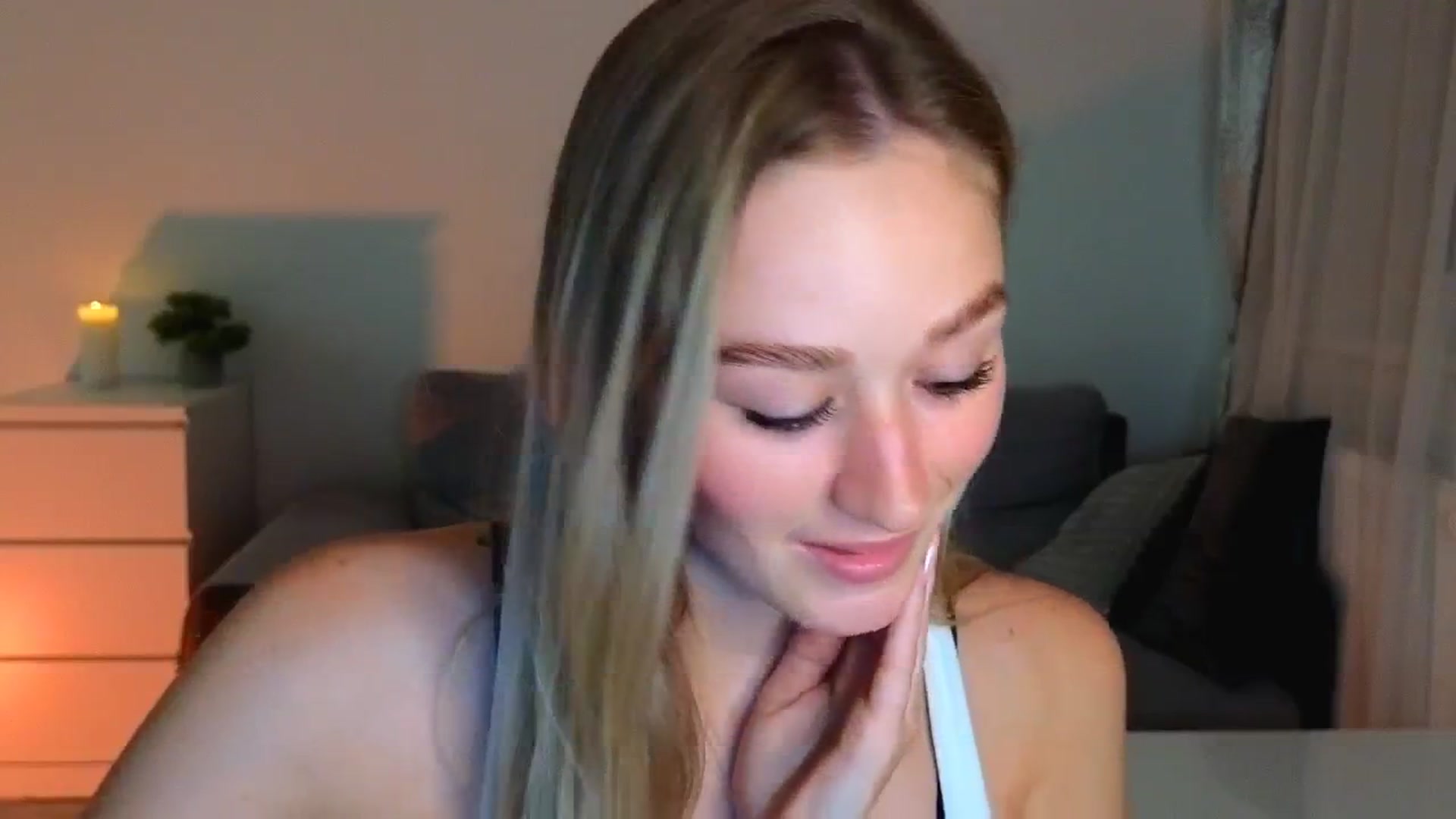Gallery image thumbnail from CheckmyPeach's myfreecams stream on, 07/27/2025, 15:11 image 10 of 20