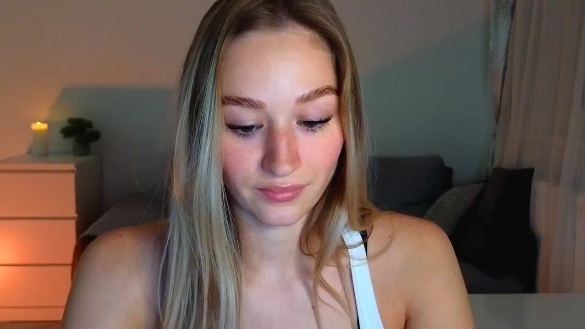 Gallery image thumbnail from CheckmyPeach's myfreecams stream on, 07/27/2025, 15:11 image 9 of 20