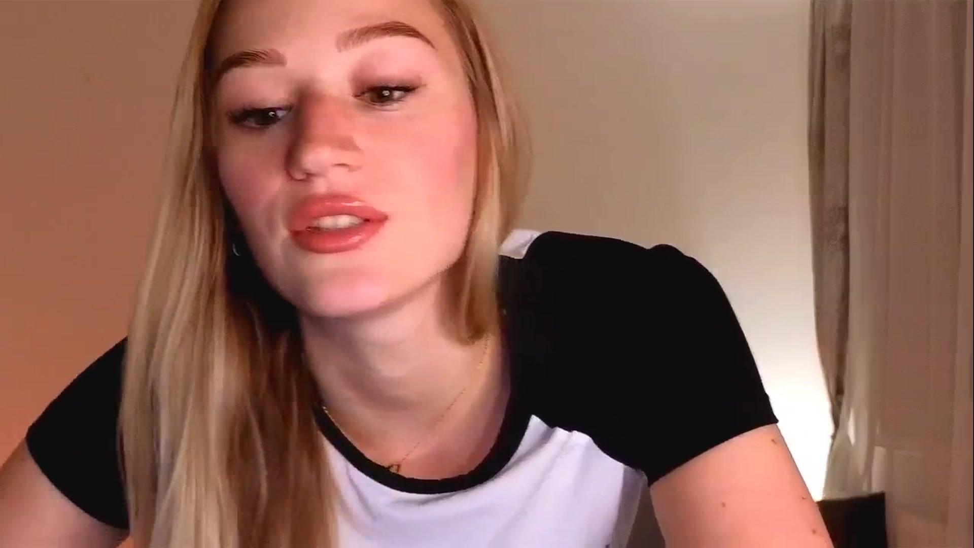 Gallery image thumbnail from CheckmyPeach's myfreecams stream on, 08/02/2025, 17:03 image 2 of 20