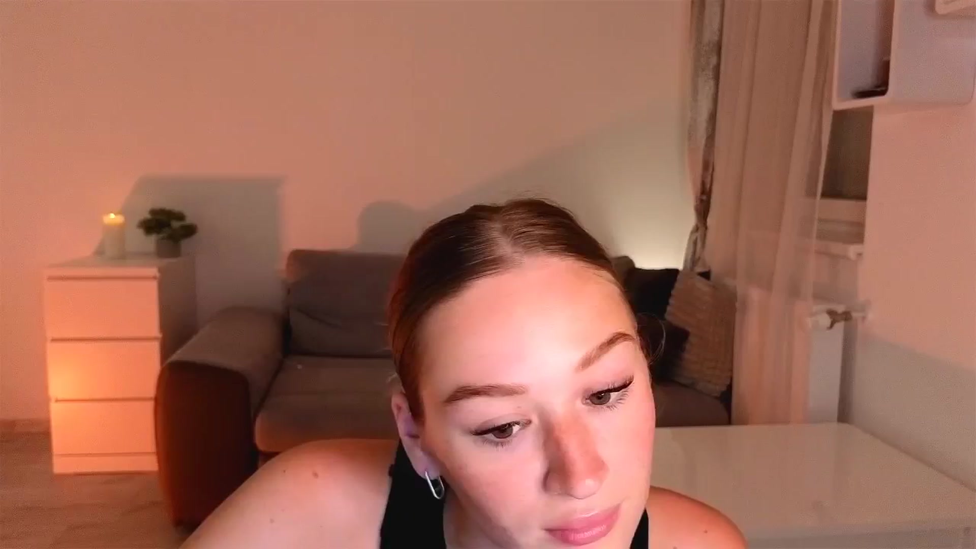 Gallery image thumbnail from CheckmyPeach's myfreecams stream on, 08/17/2025, 16:10 image 7 of 20
