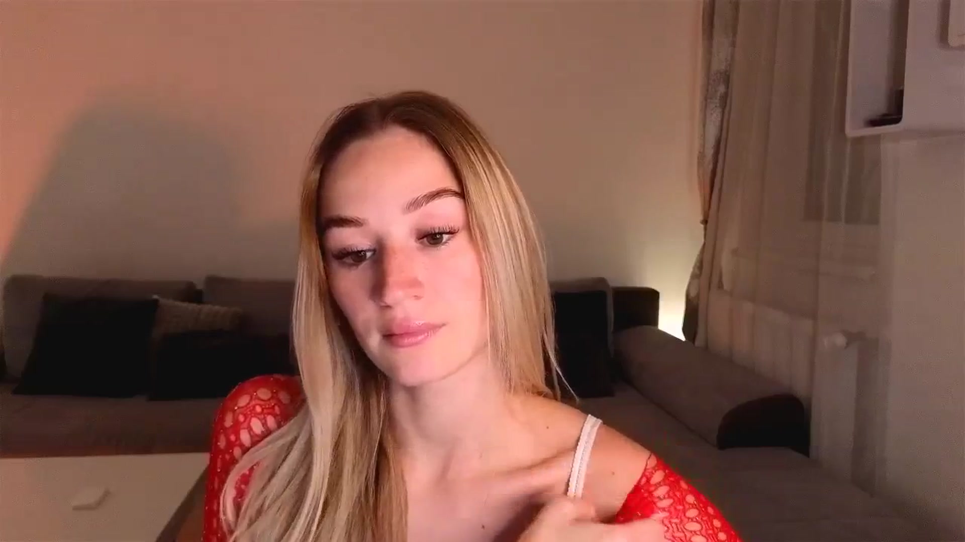 Gallery image thumbnail from CheckmyPeach's myfreecams stream on, 08/24/2025, 17:54 image 9 of 20