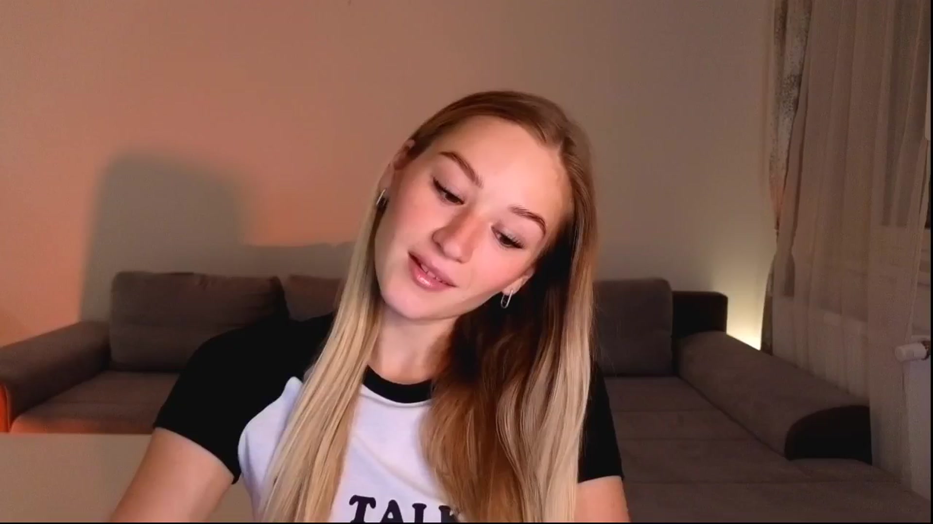 Gallery image thumbnail from CheckmyPeach's myfreecams stream on, 08/31/2025, 13:28 image 8 of 20