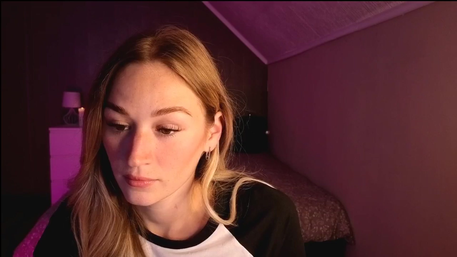 Gallery image thumbnail from CheckmyPeach's myfreecams stream on, 10/11/2025, 14:02 image 15 of 20