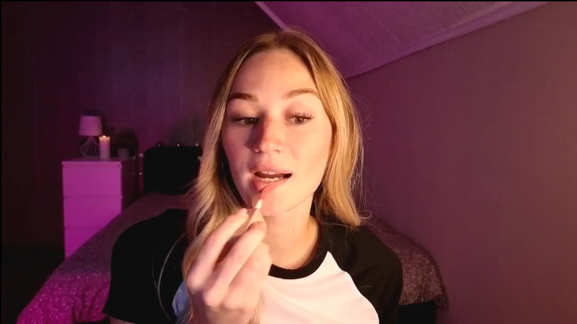 Gallery image thumbnail from CheckmyPeach's myfreecams stream on, 10/11/2025, 14:02 image 9 of 20